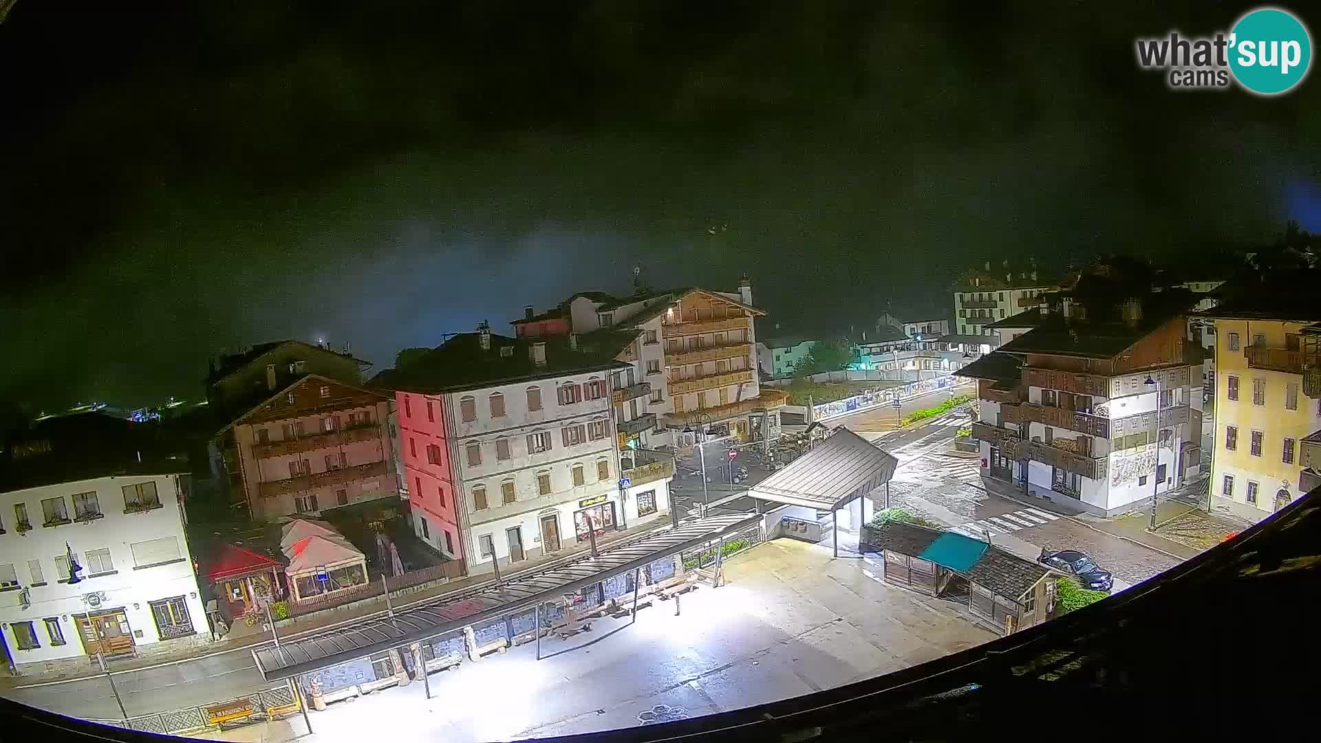 Plaza principal de Forni di Sopra