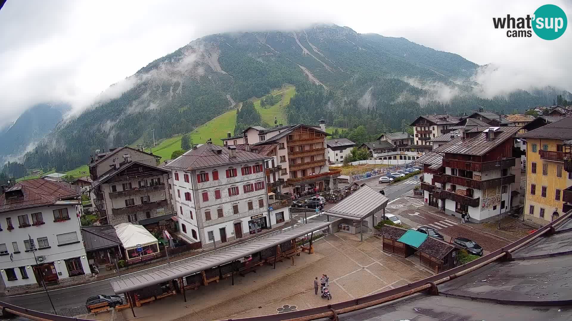 Hauptplatz von Forni di Sopra
