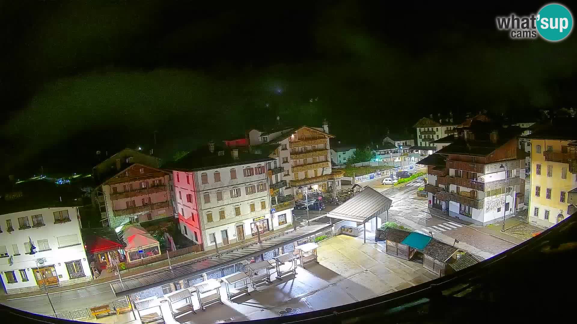 Plaza principal de Forni di Sopra