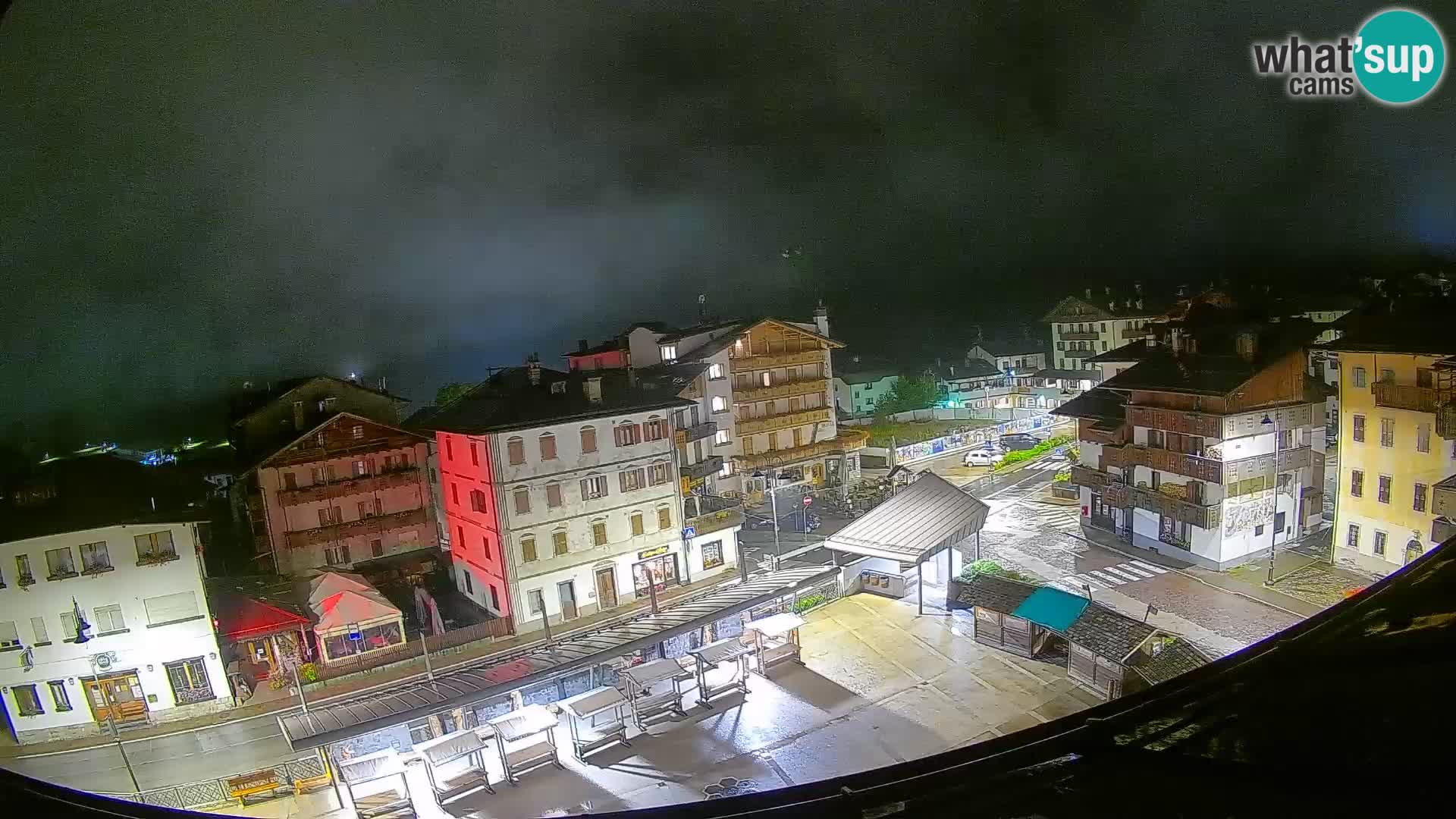 Piazza centrale di Forni di Sopra