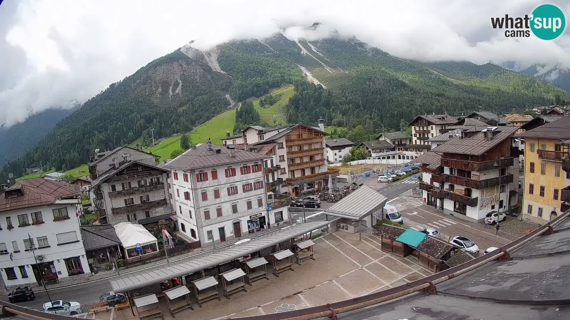 Hauptplatz von Forni di Sopra