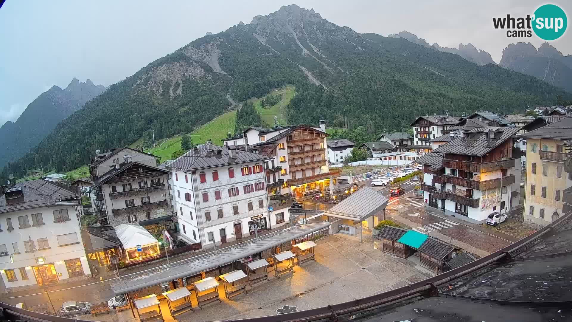 Plaza principal de Forni di Sopra