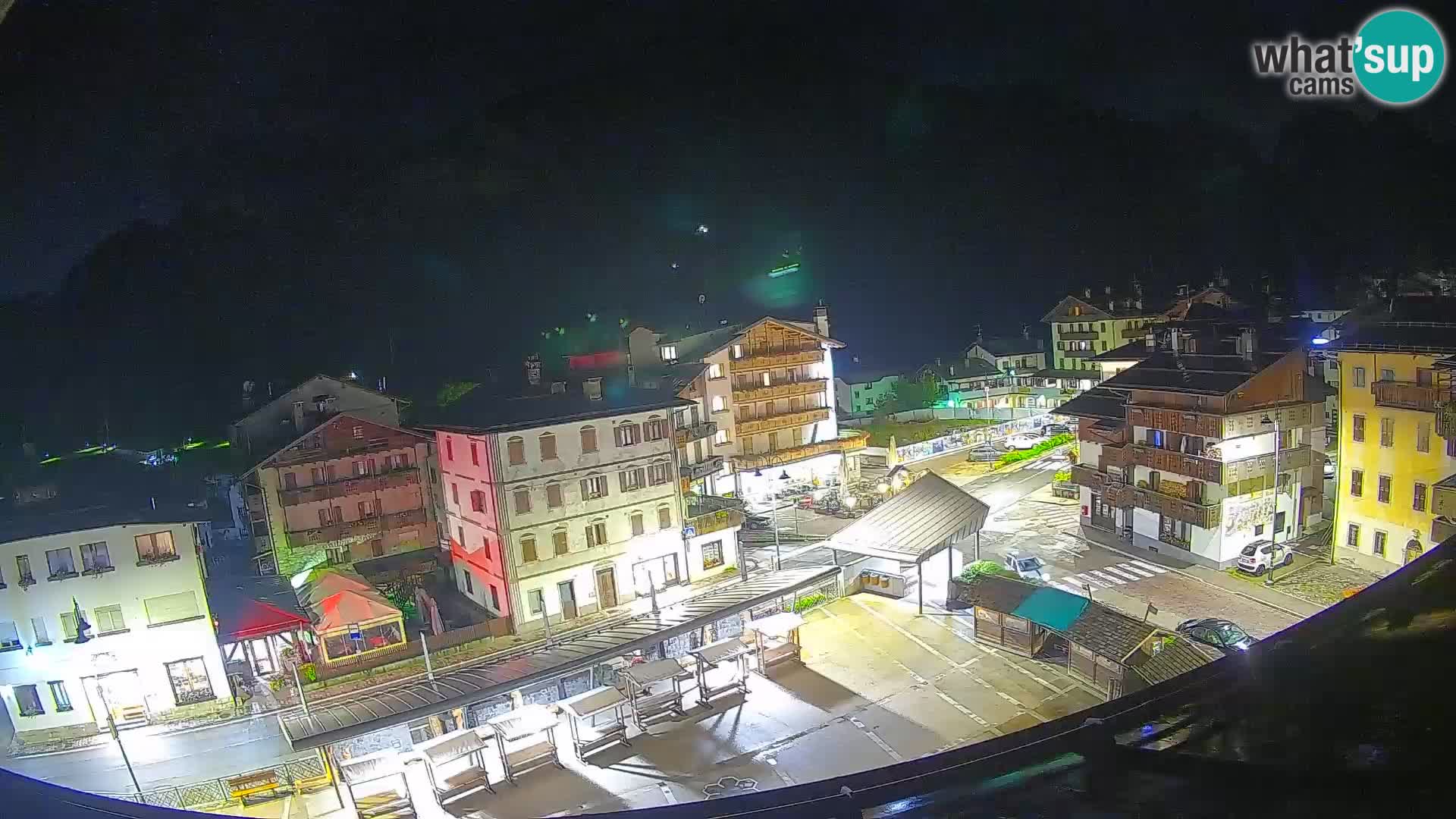 Plaza principal de Forni di Sopra