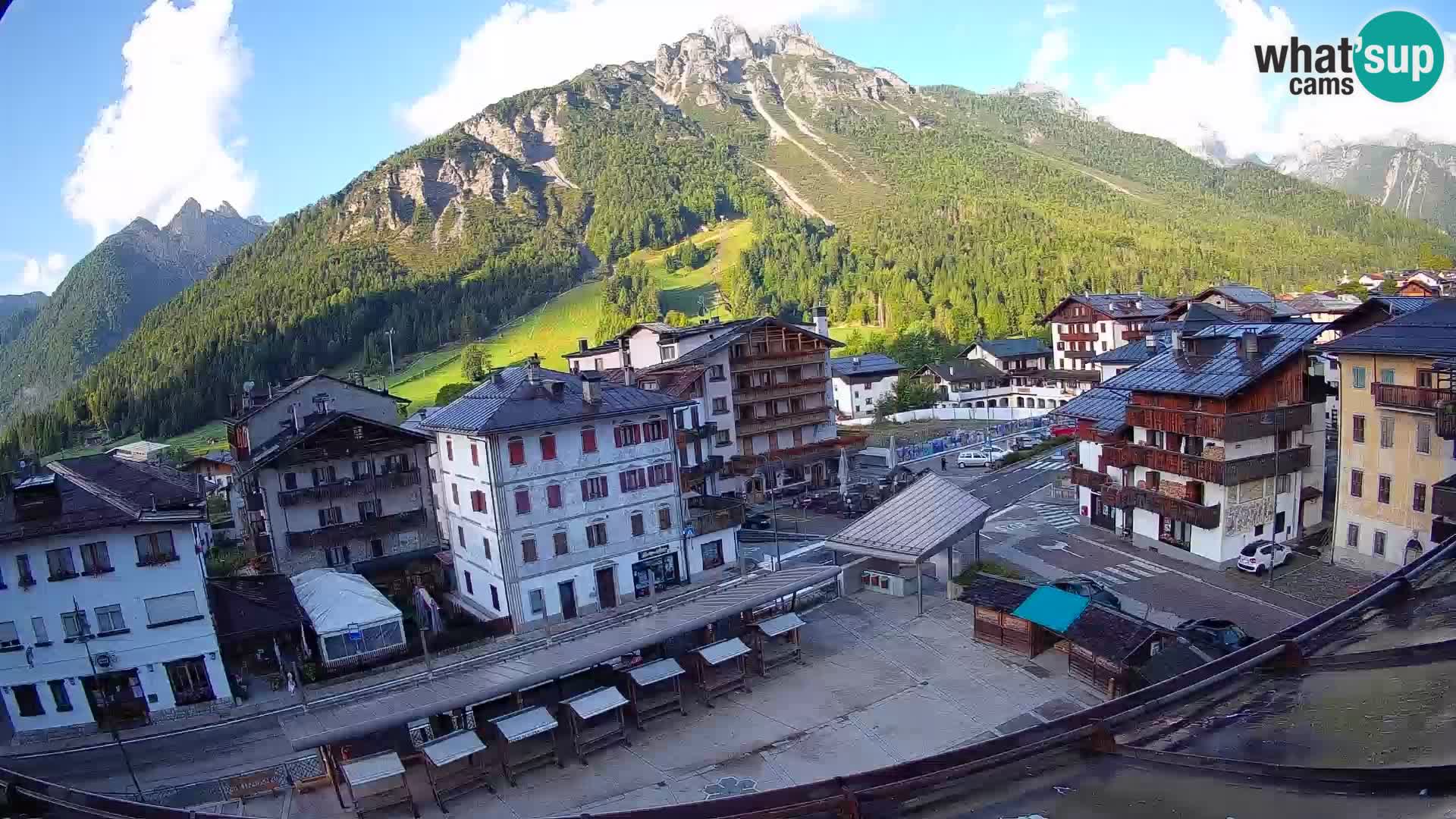 Plaza principal de Forni di Sopra