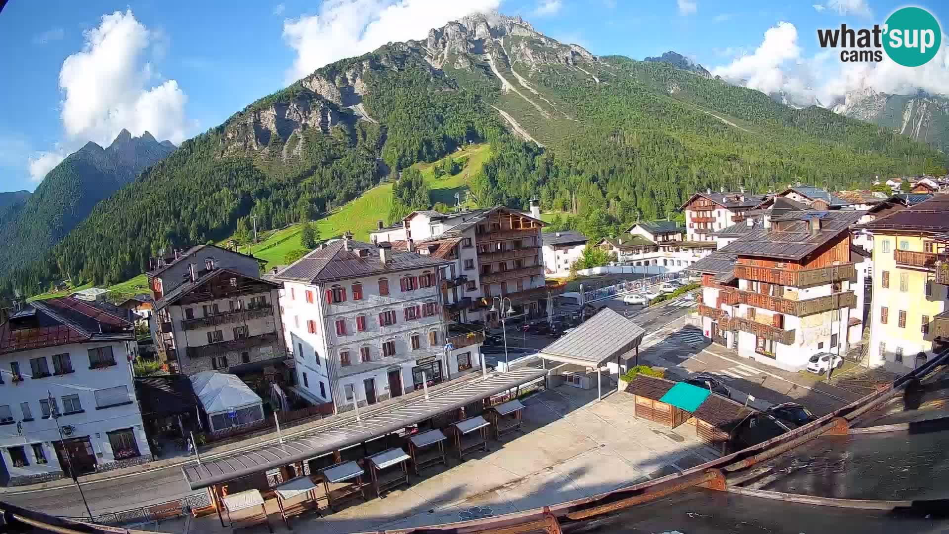 Piazza centrale di Forni di Sopra