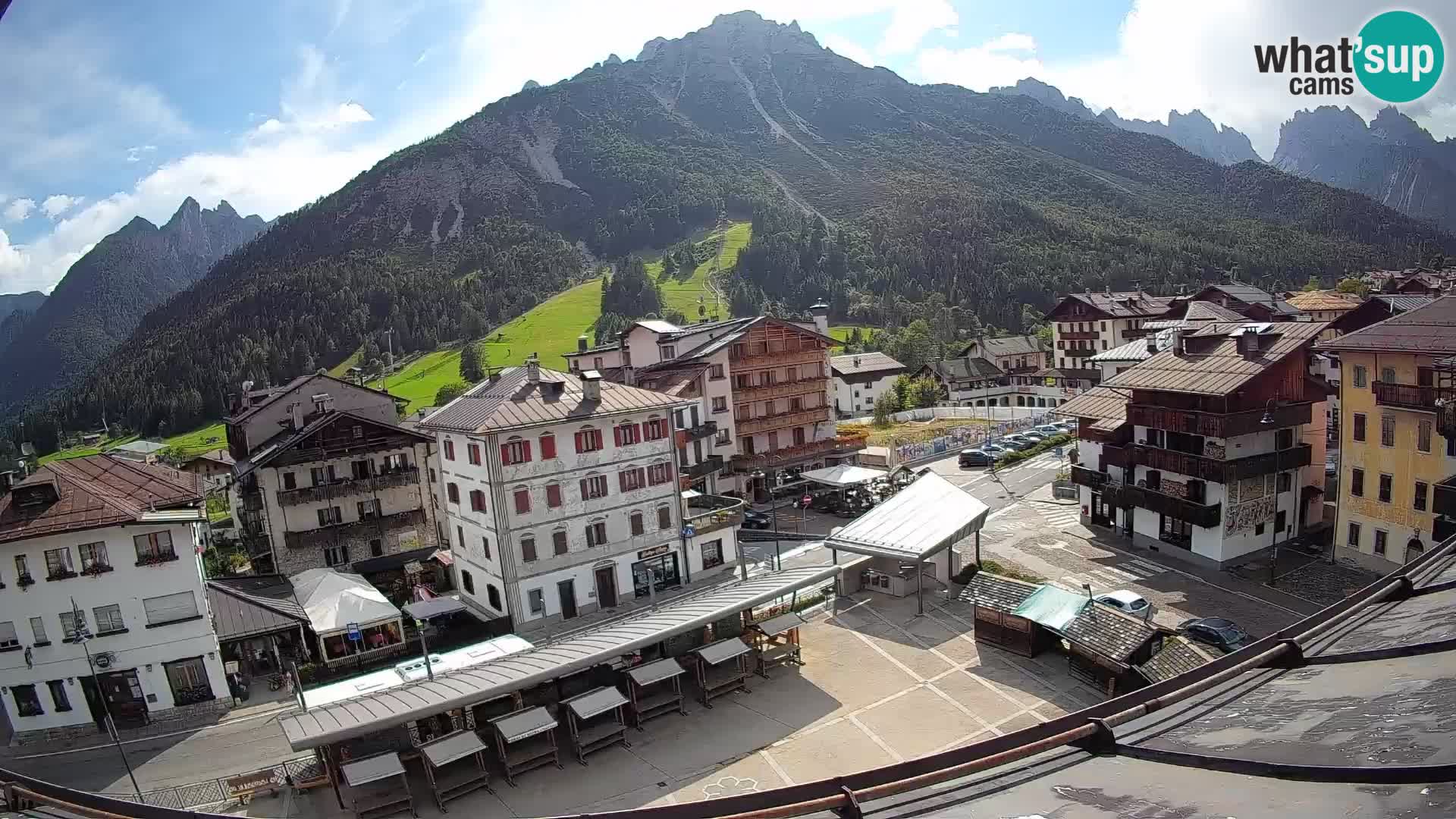Piazza centrale di Forni di Sopra