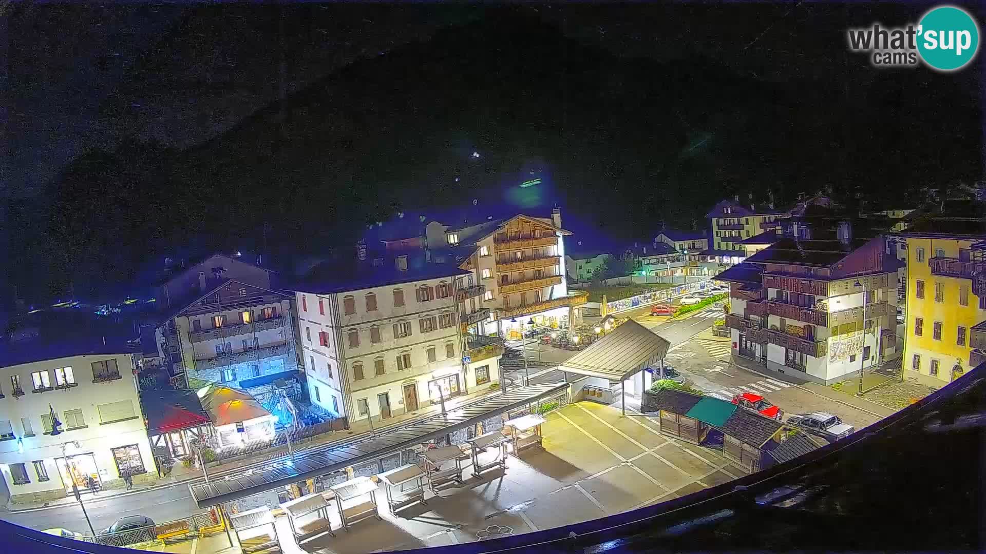 Plaza principal de Forni di Sopra