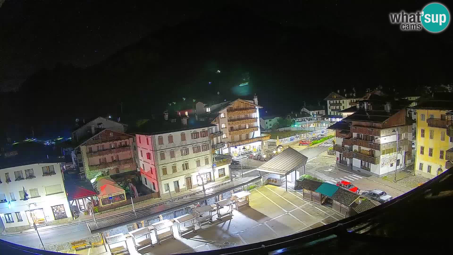 Plaza principal de Forni di Sopra