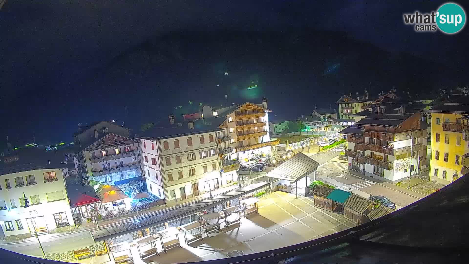 Piazza centrale di Forni di Sopra