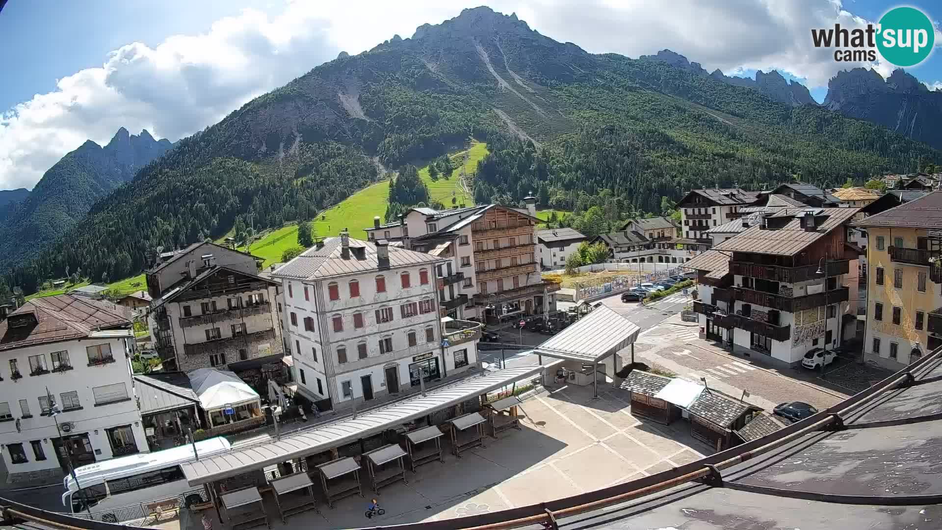 Plaza principal de Forni di Sopra