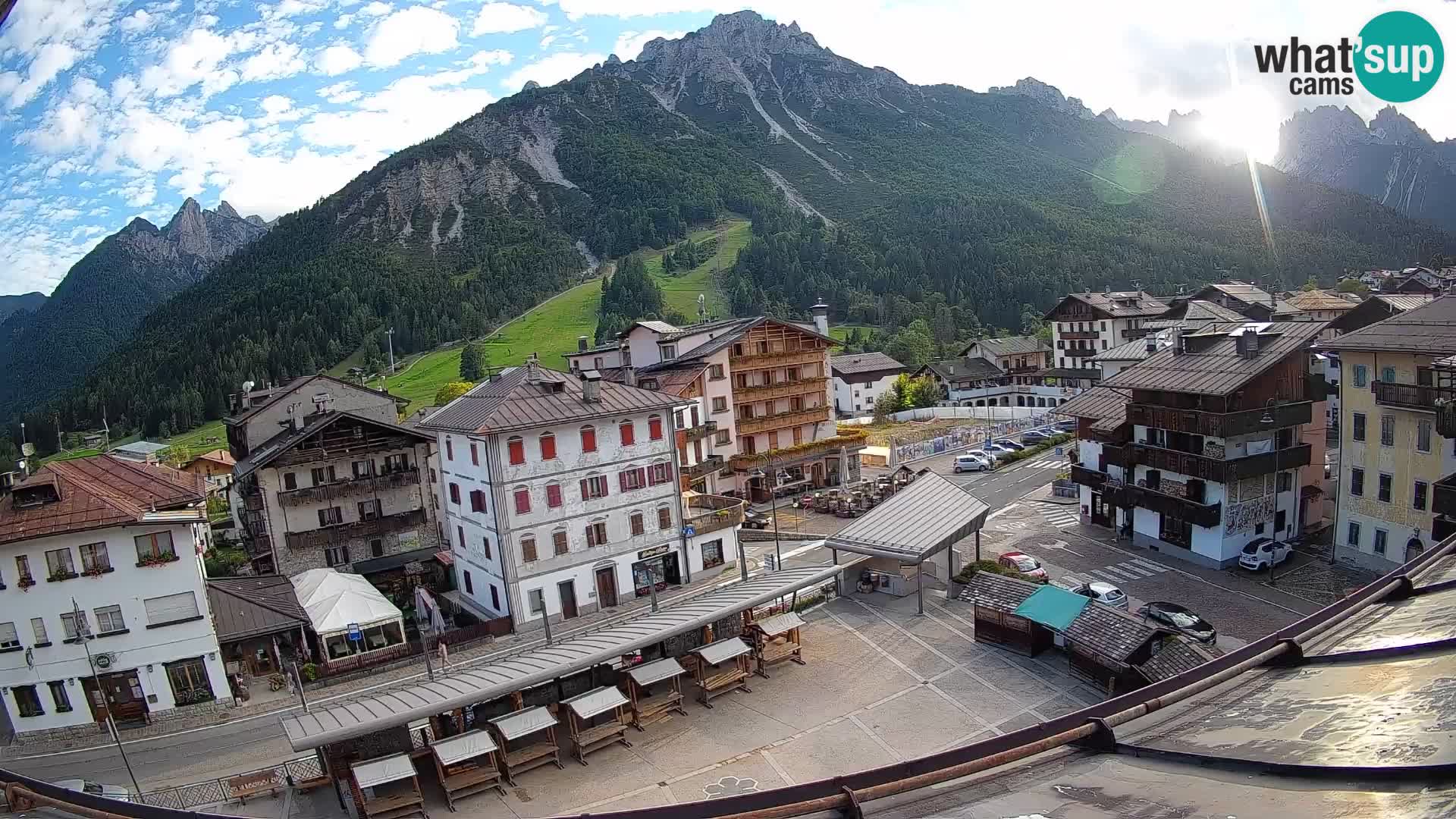 Plaza principal de Forni di Sopra