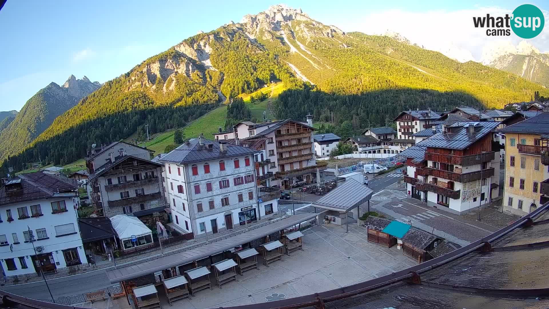 Plaza principal de Forni di Sopra