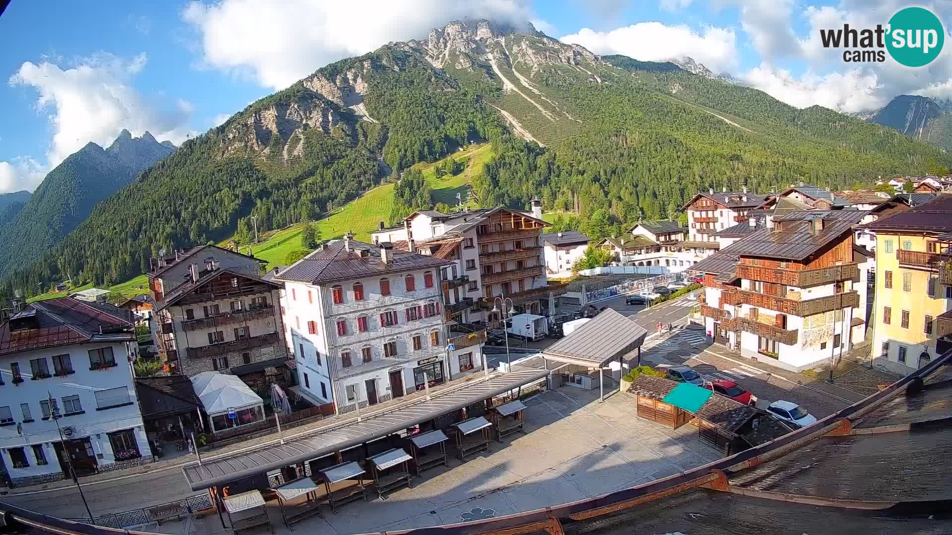 Piazza centrale di Forni di Sopra