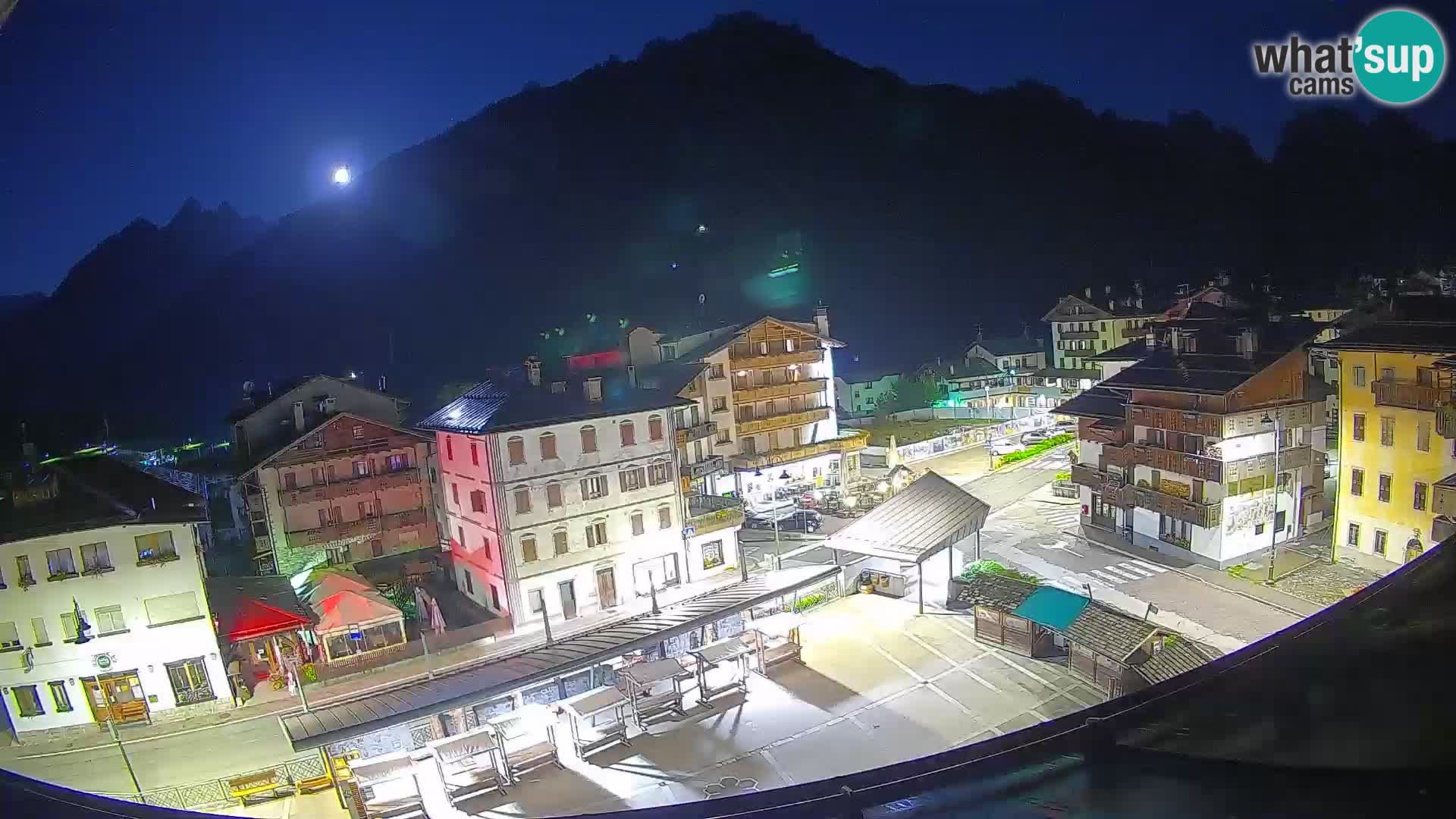 Piazza centrale di Forni di Sopra