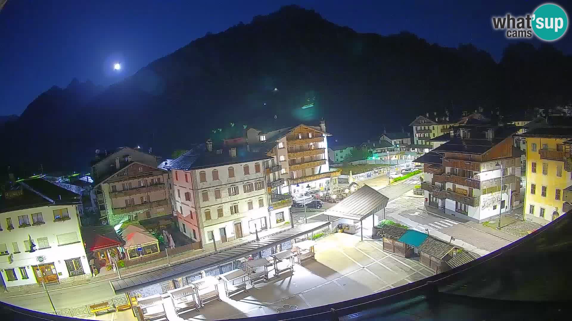 Piazza centrale di Forni di Sopra