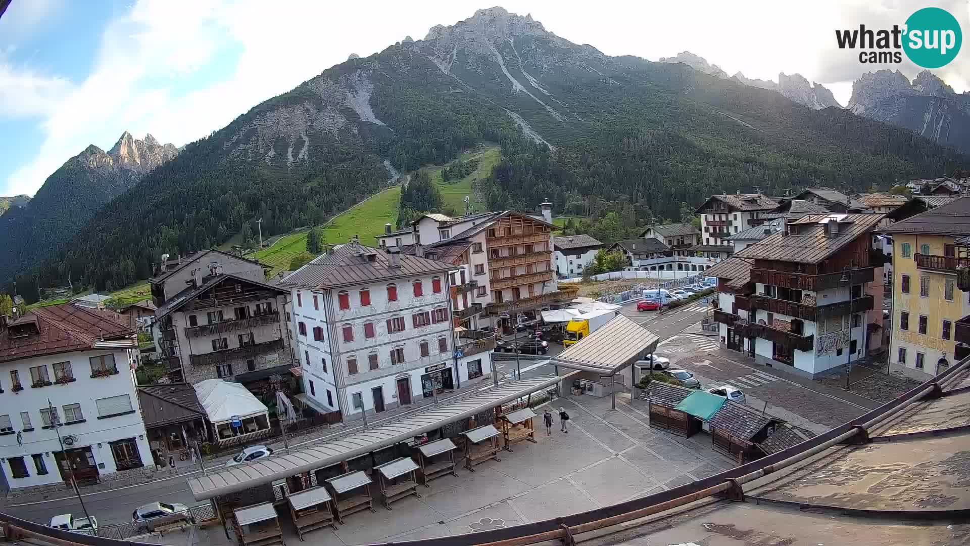 Piazza centrale di Forni di Sopra