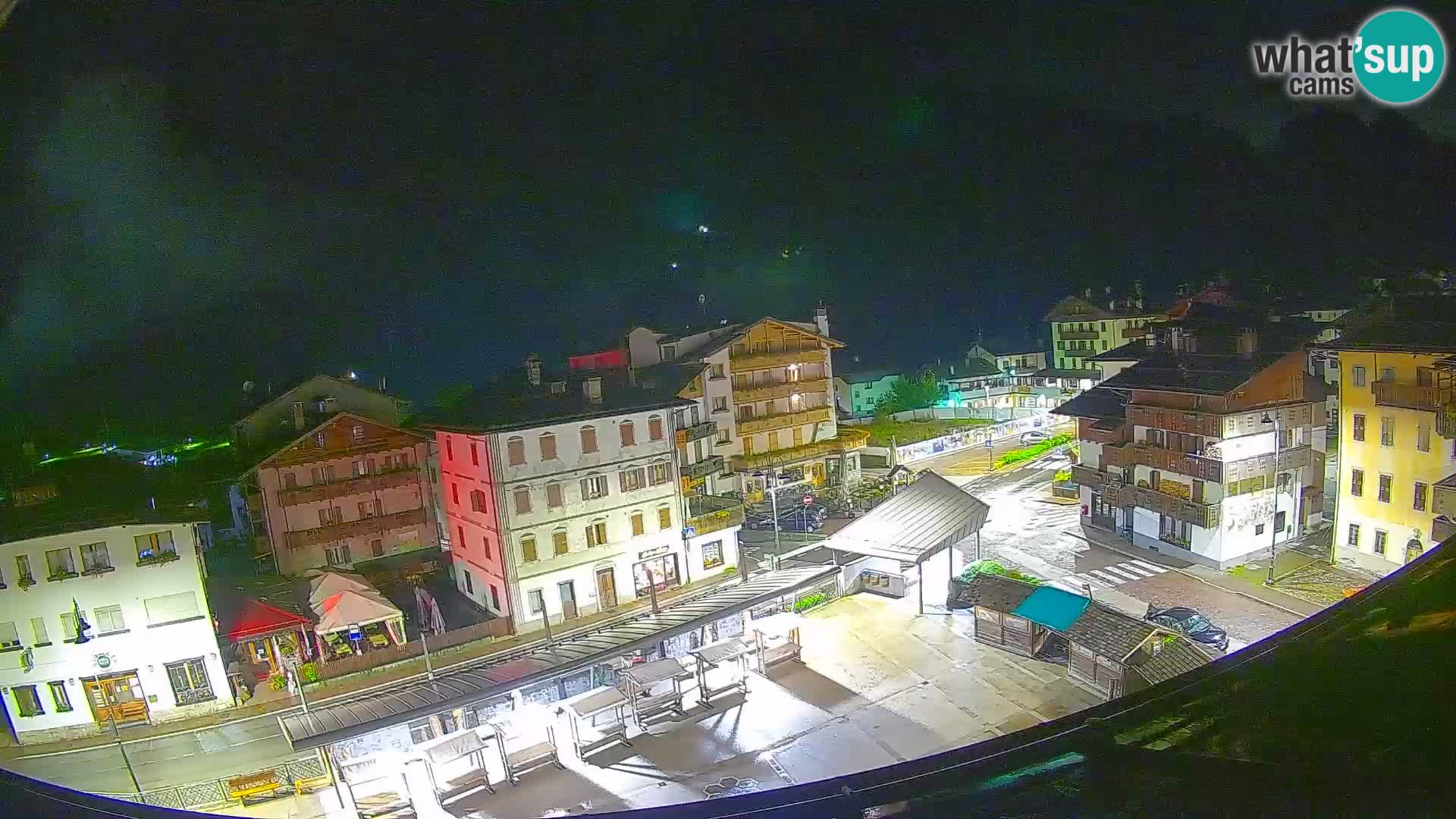 Piazza centrale di Forni di Sopra