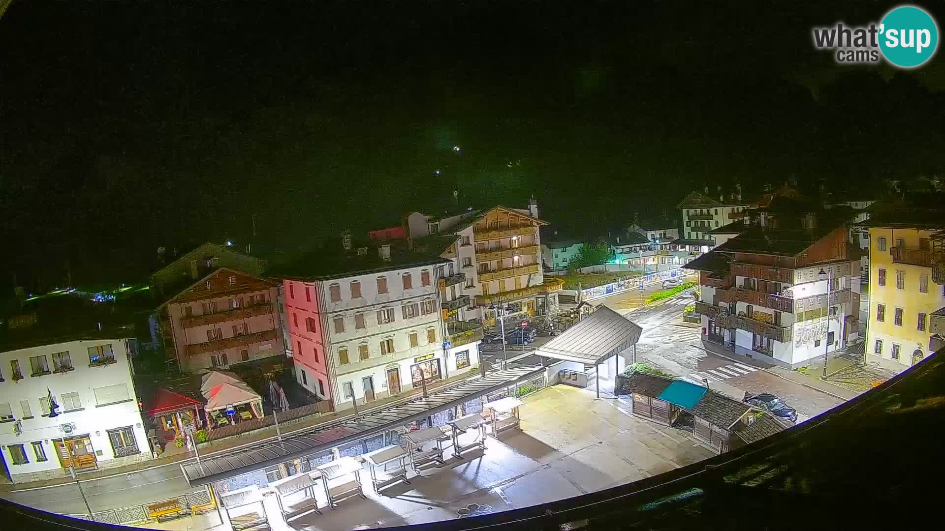 Plaza principal de Forni di Sopra