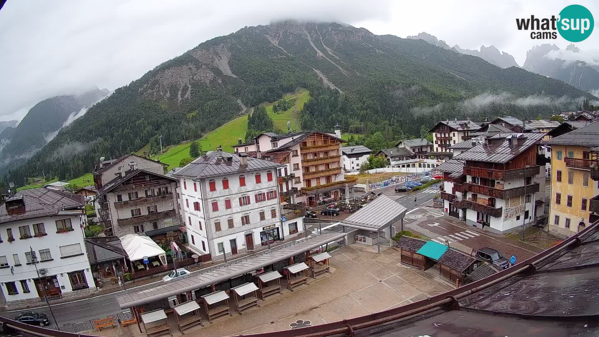 Plaza principal de Forni di Sopra