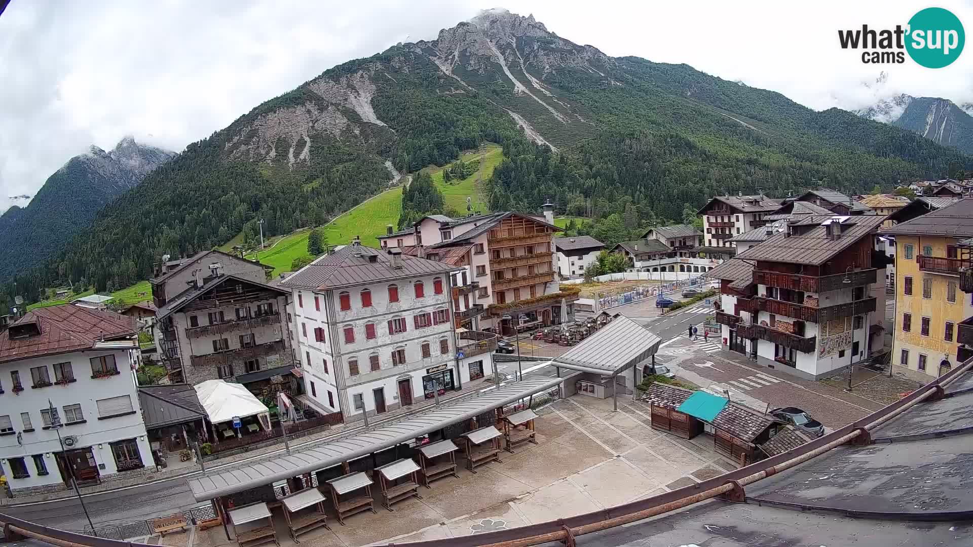Plaza principal de Forni di Sopra