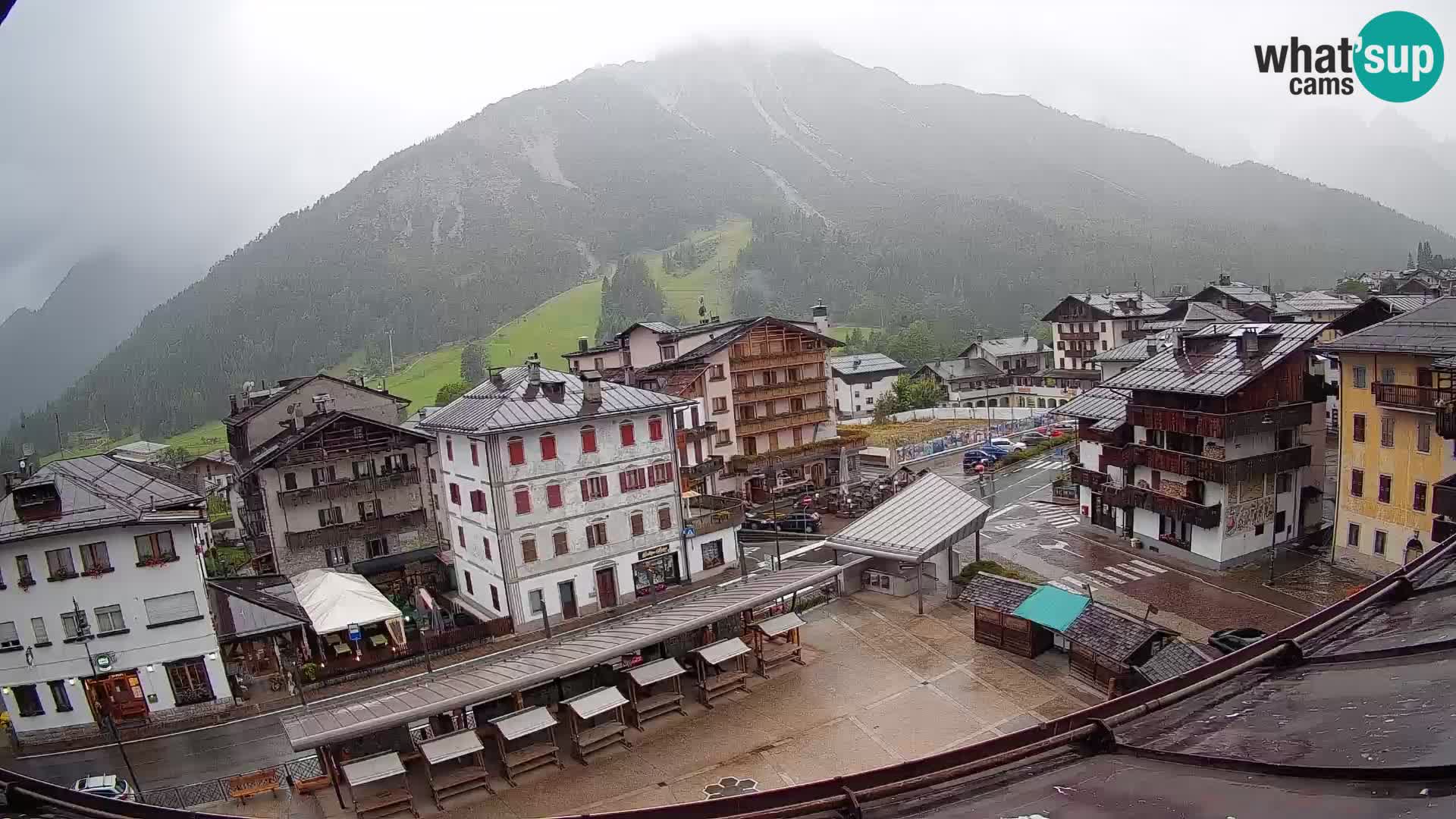 Piazza centrale di Forni di Sopra