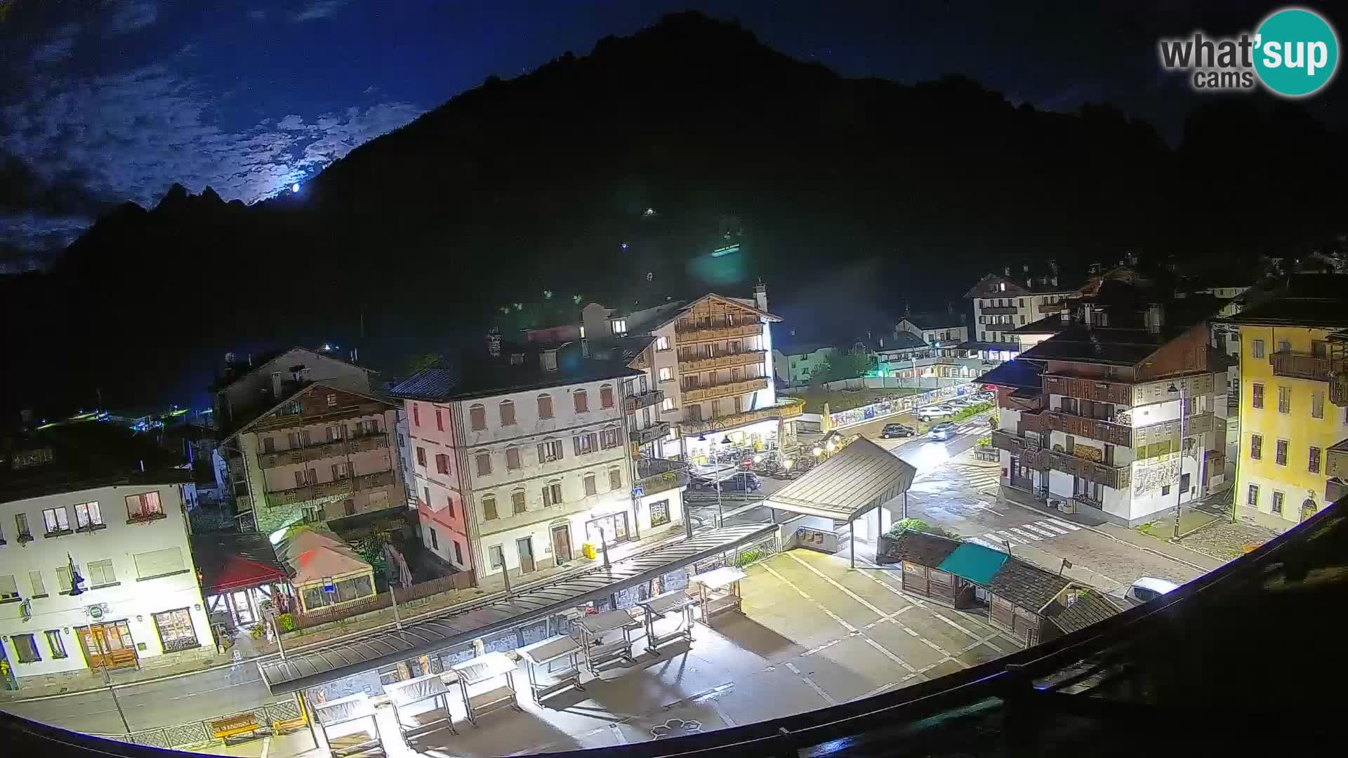 Piazza centrale di Forni di Sopra