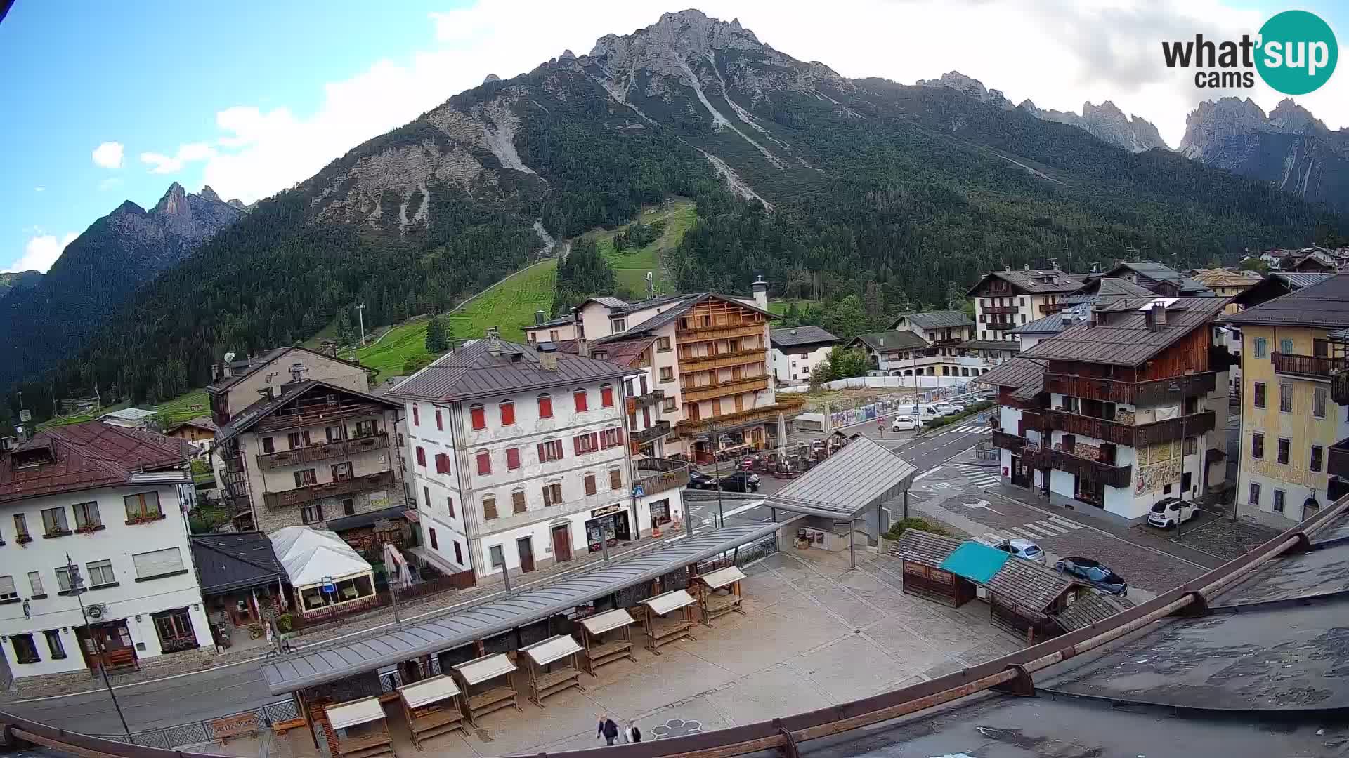 Piazza centrale di Forni di Sopra