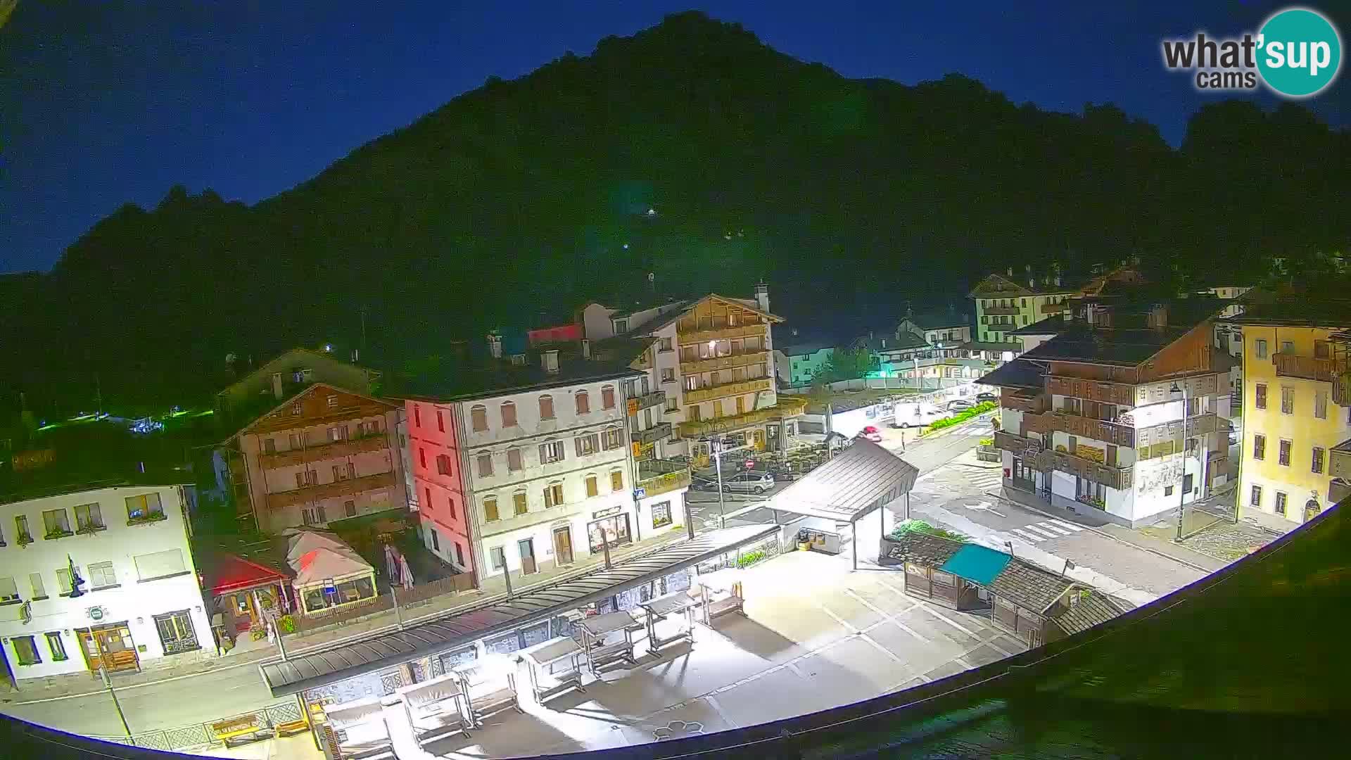 Piazza centrale di Forni di Sopra