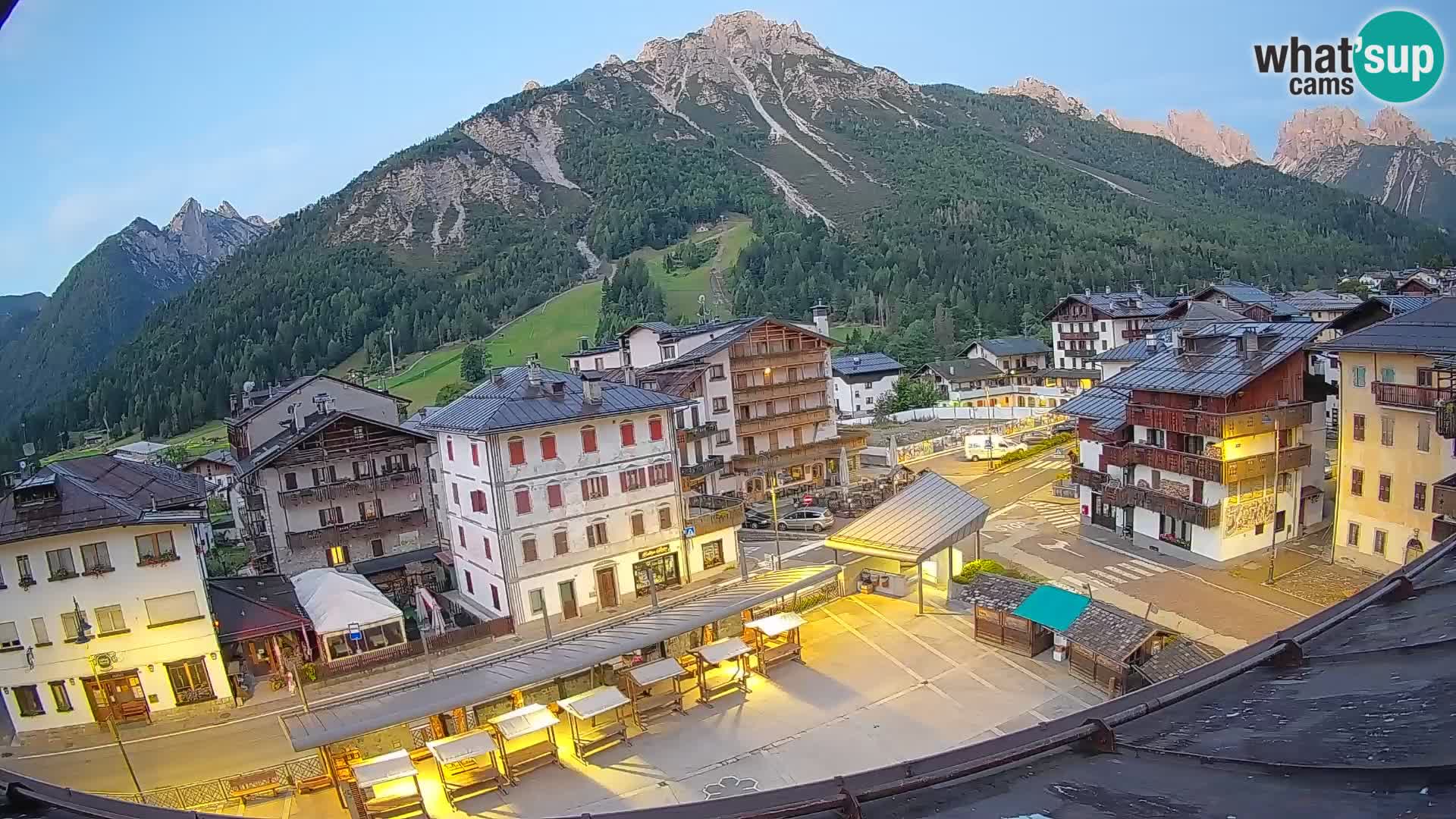 Piazza centrale di Forni di Sopra