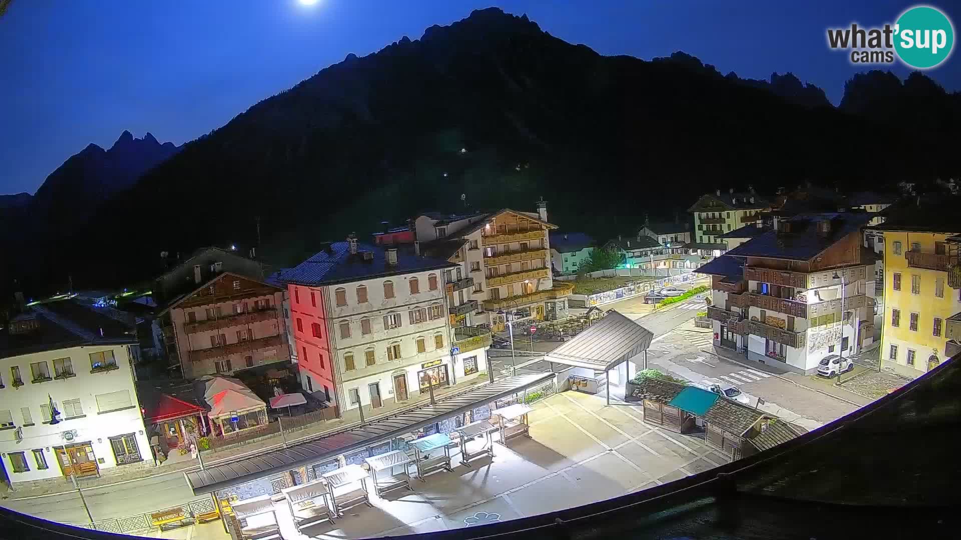 Piazza centrale di Forni di Sopra