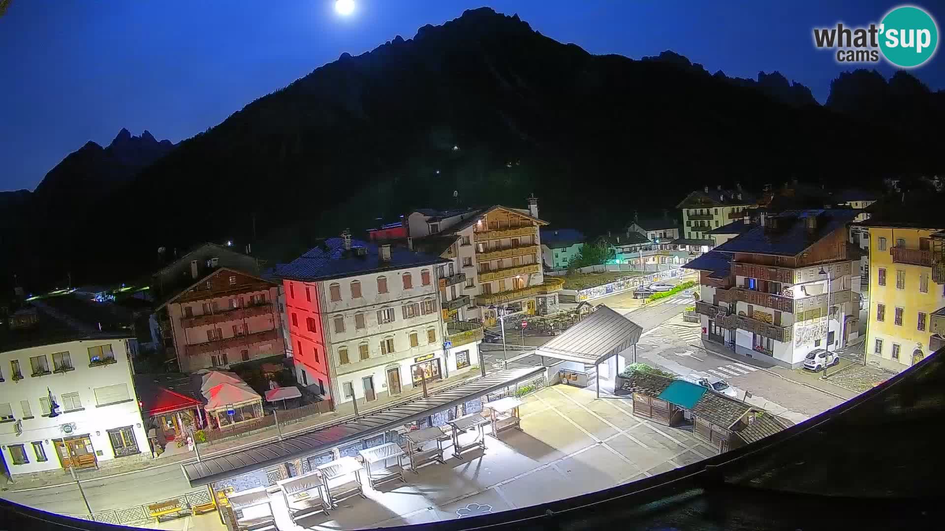 Piazza centrale di Forni di Sopra