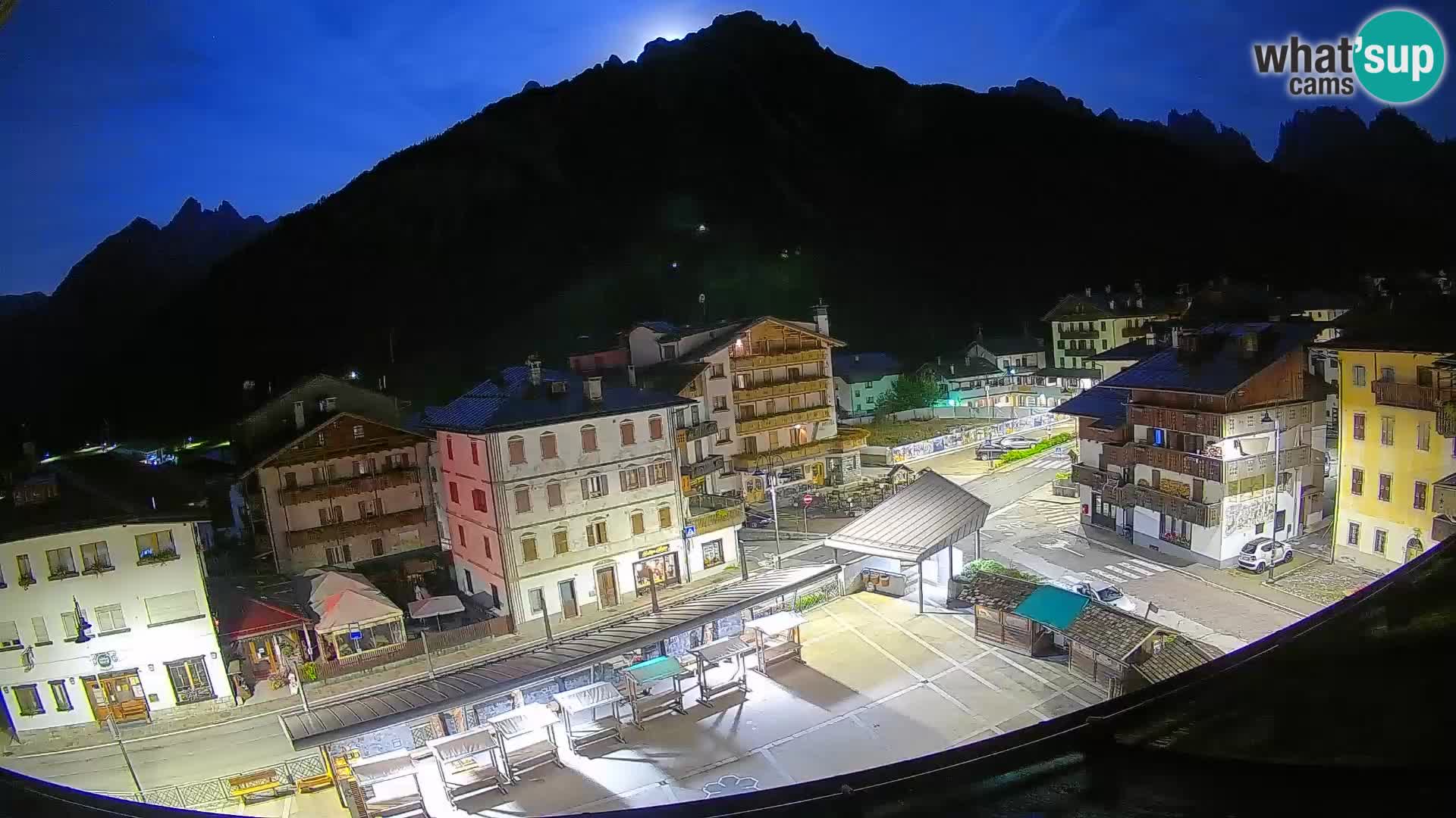 Plaza principal de Forni di Sopra