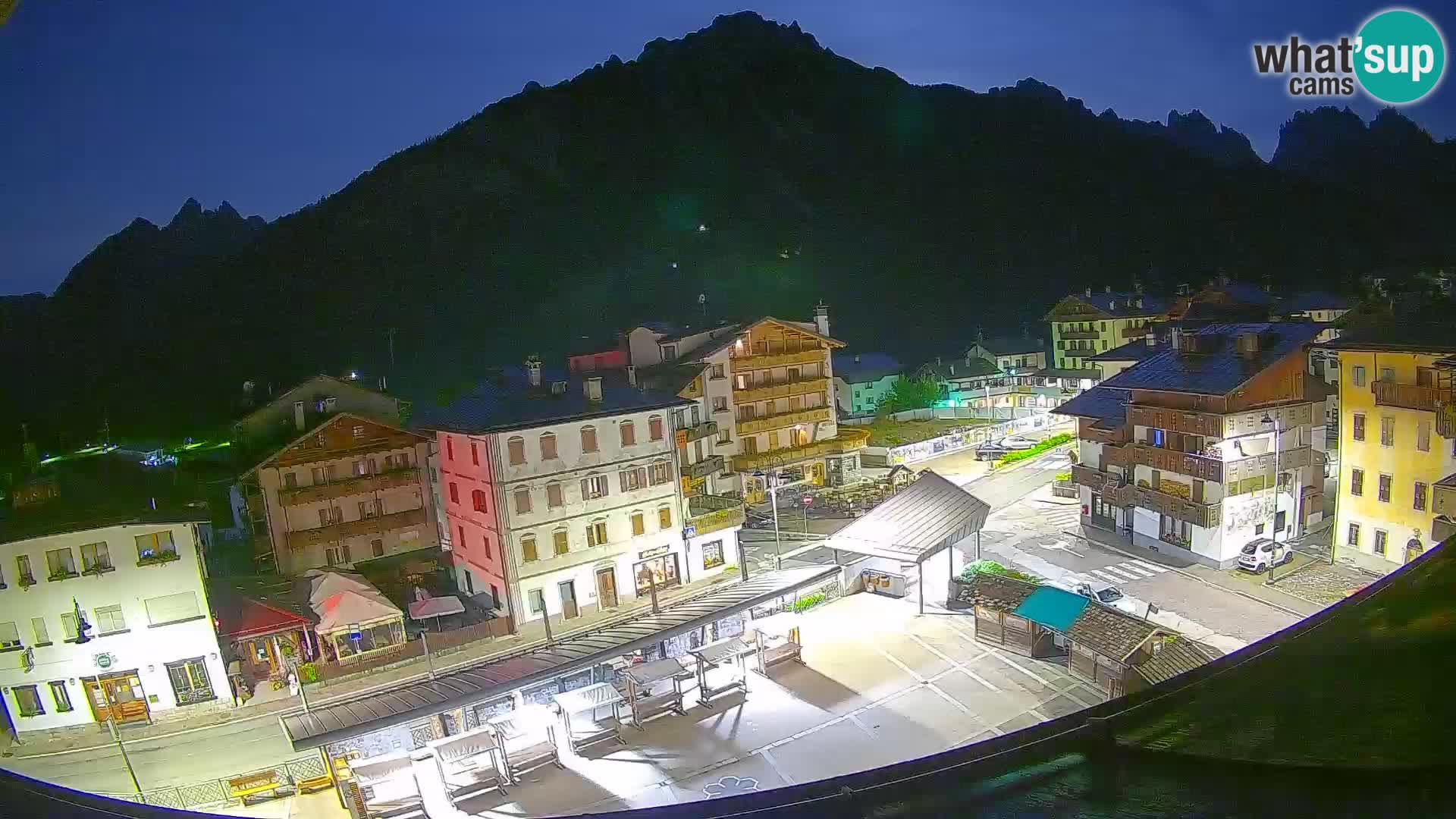 Plaza principal de Forni di Sopra