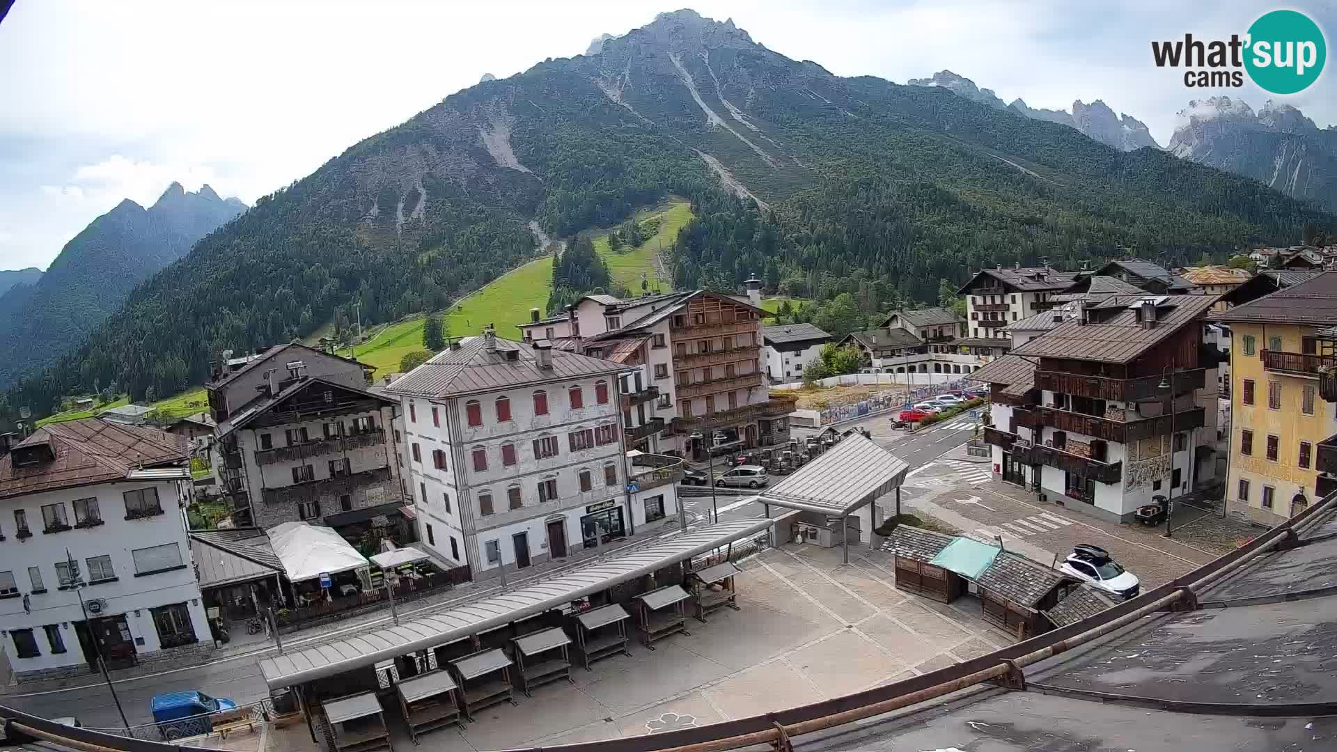 Piazza centrale di Forni di Sopra