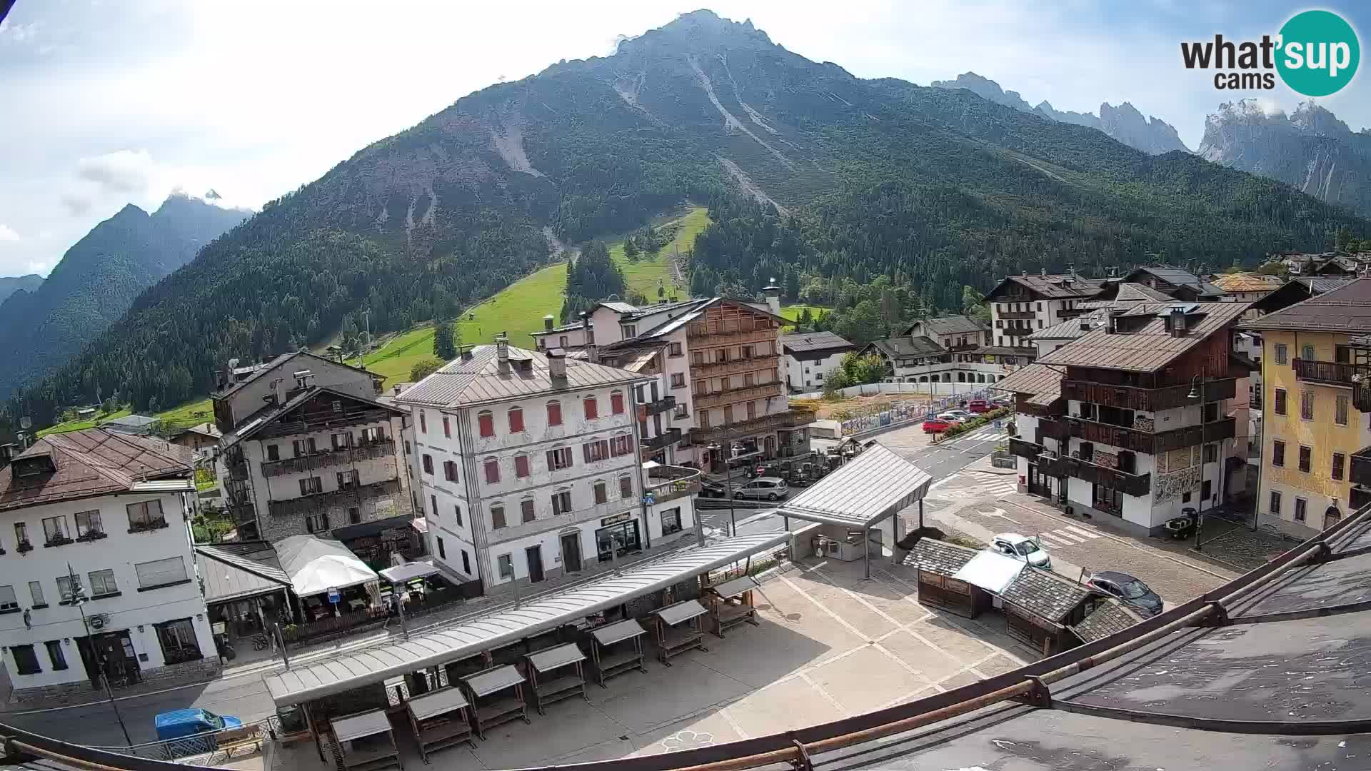 Plaza principal de Forni di Sopra