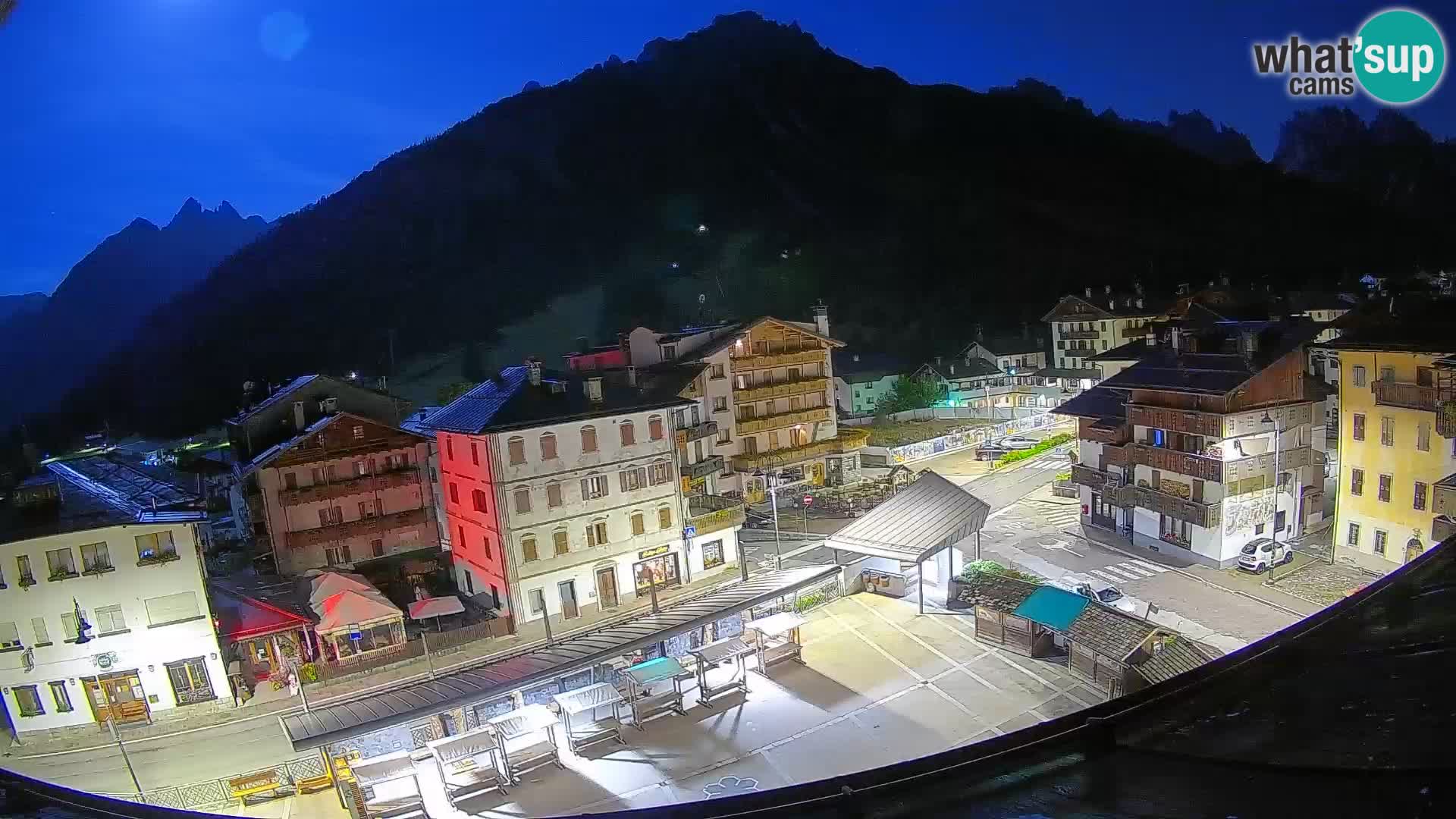 Plaza principal de Forni di Sopra
