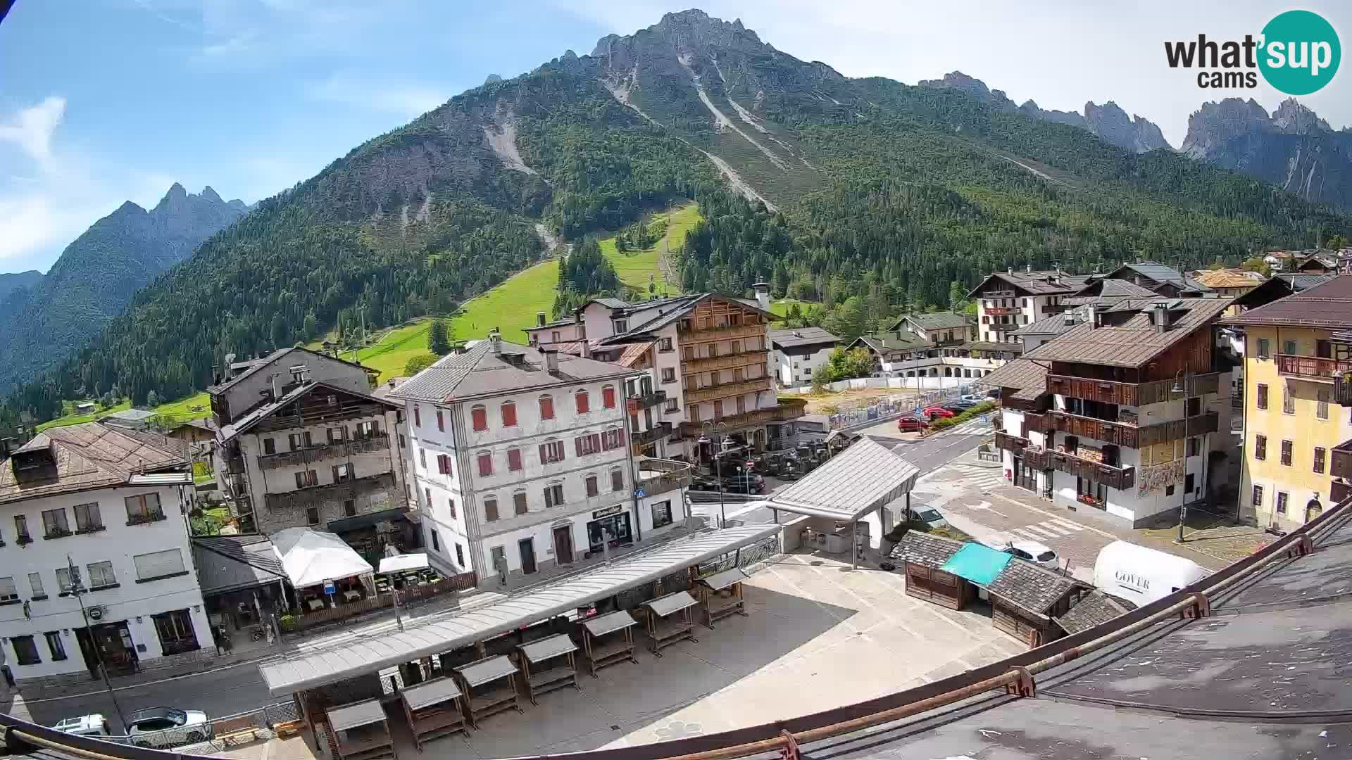 Piazza centrale di Forni di Sopra