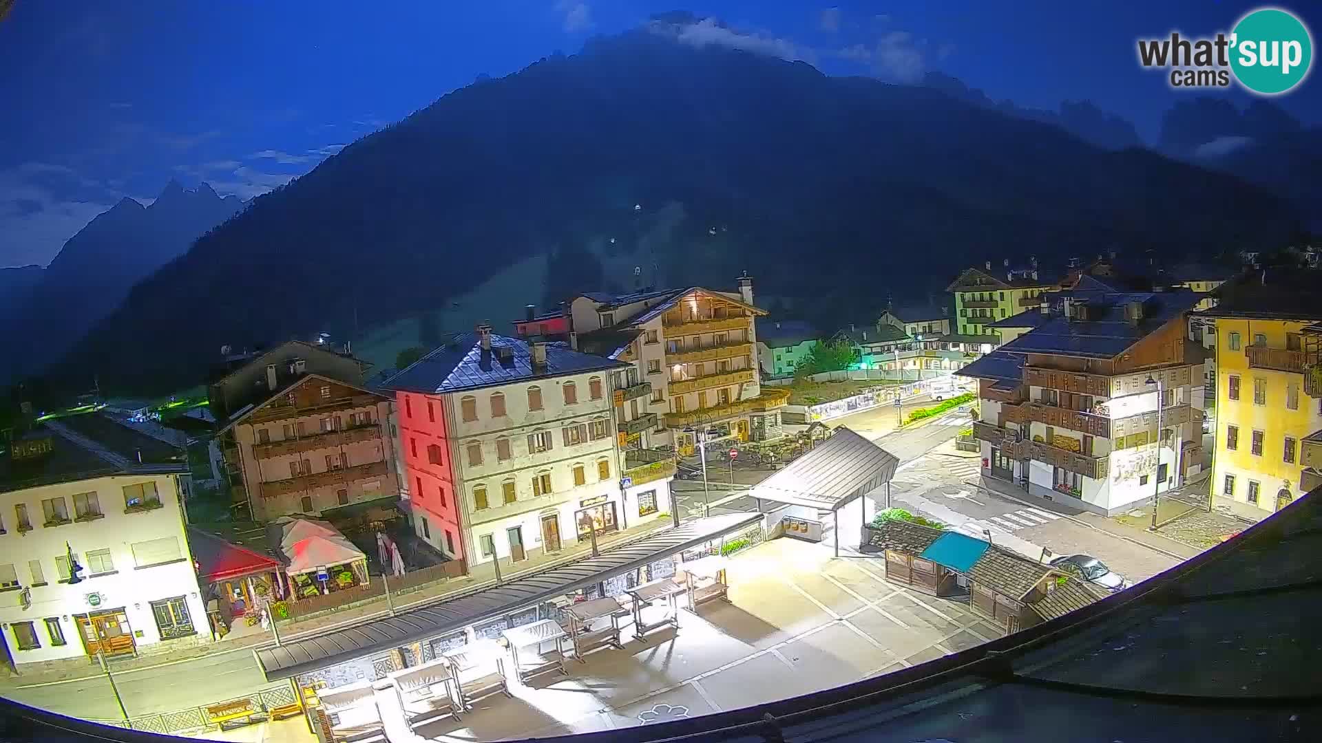 Piazza centrale di Forni di Sopra