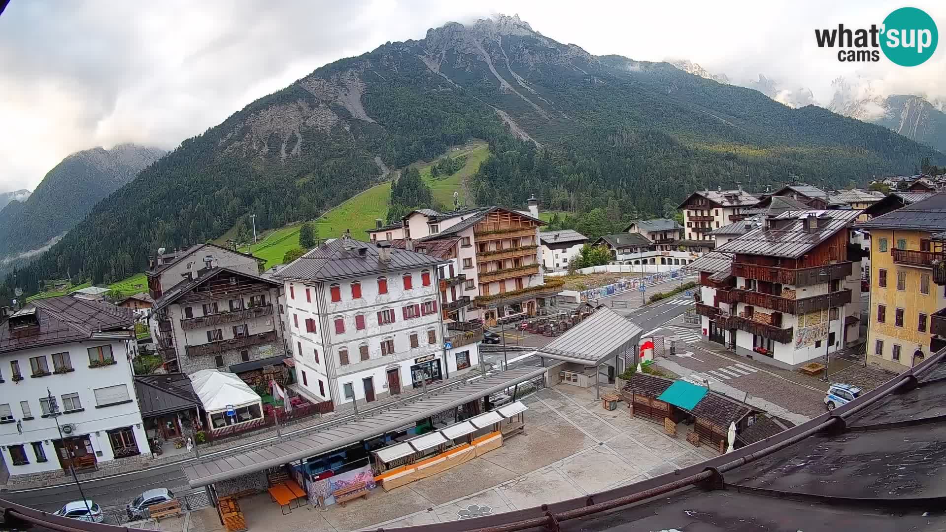 Piazza centrale di Forni di Sopra