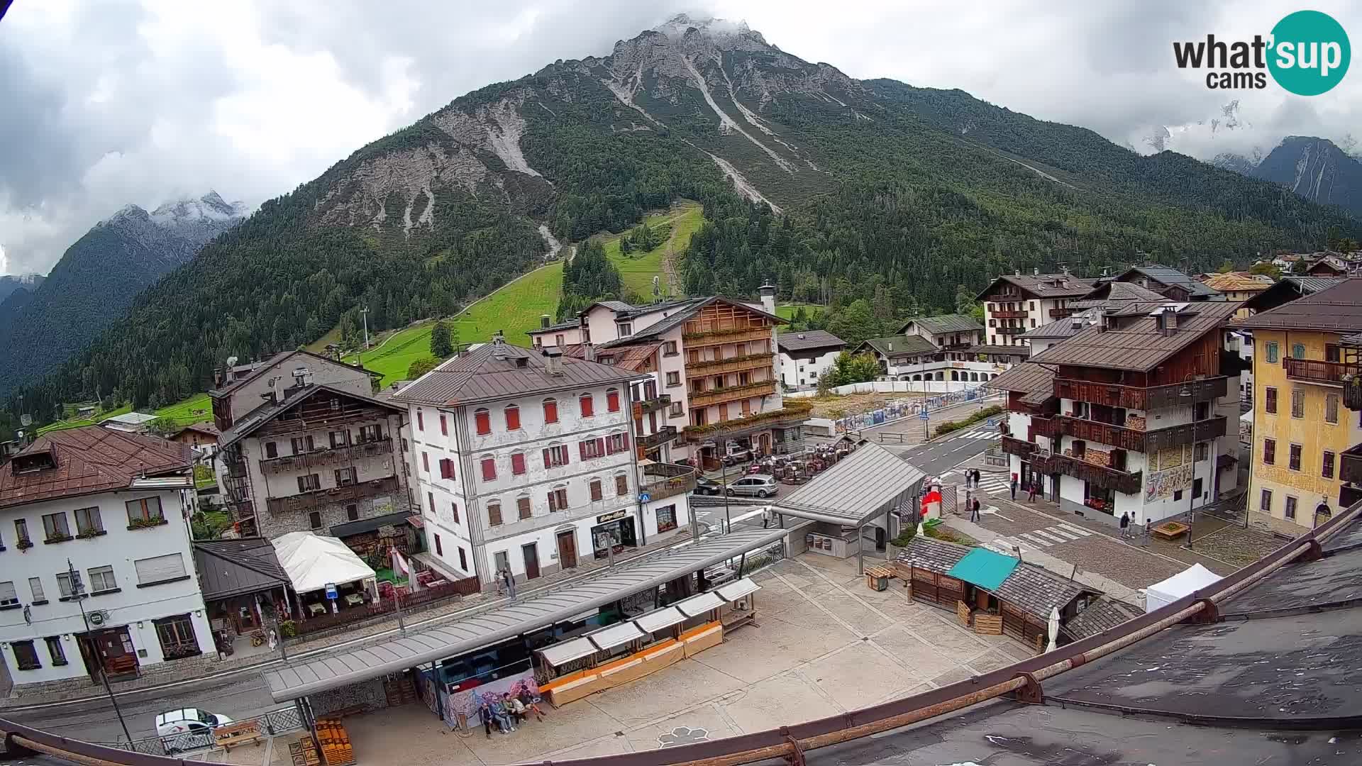 Hauptplatz von Forni di Sopra