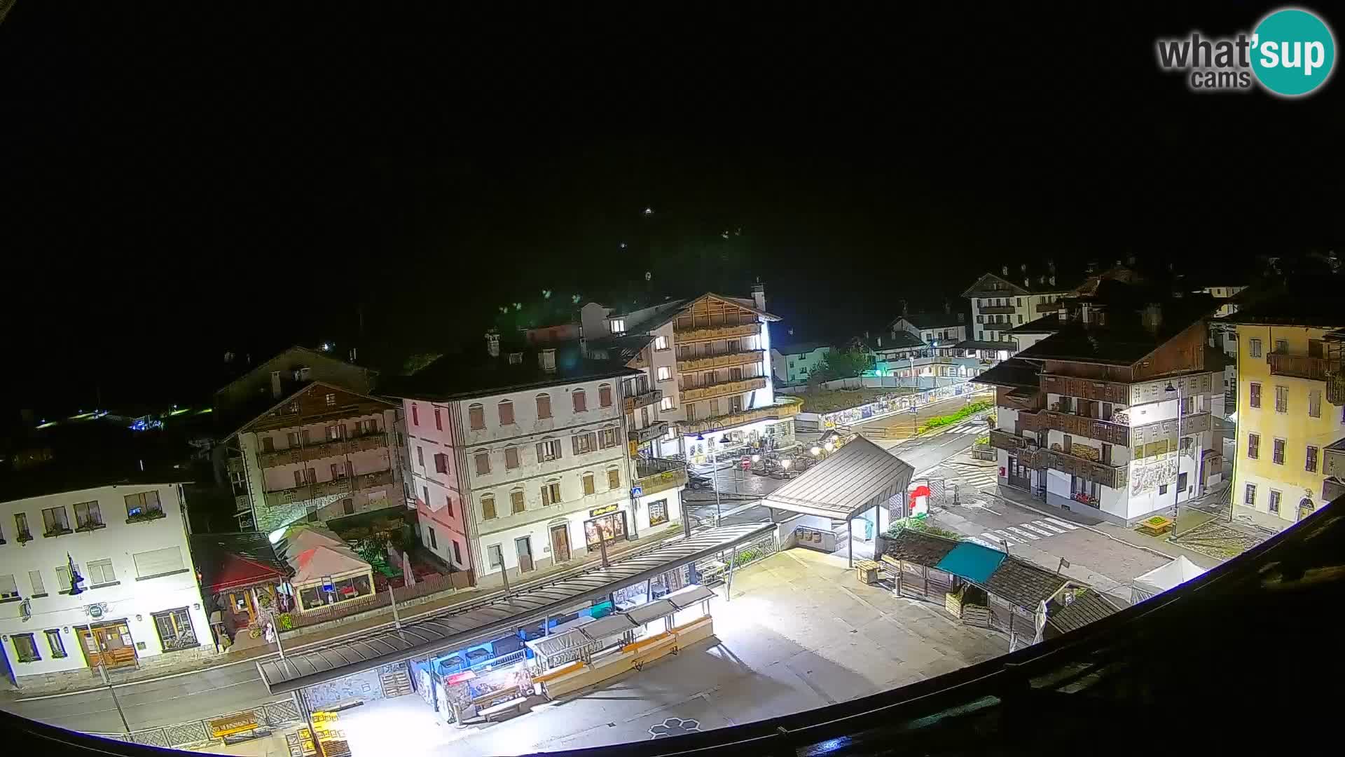 Piazza centrale di Forni di Sopra