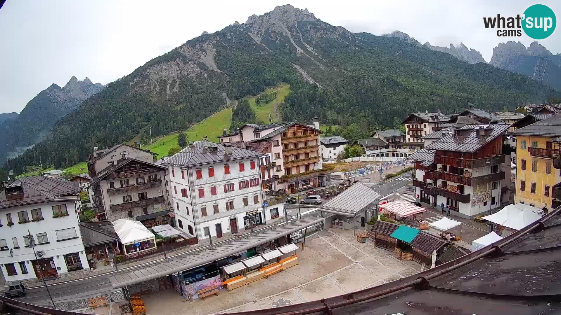 Hauptplatz von Forni di Sopra