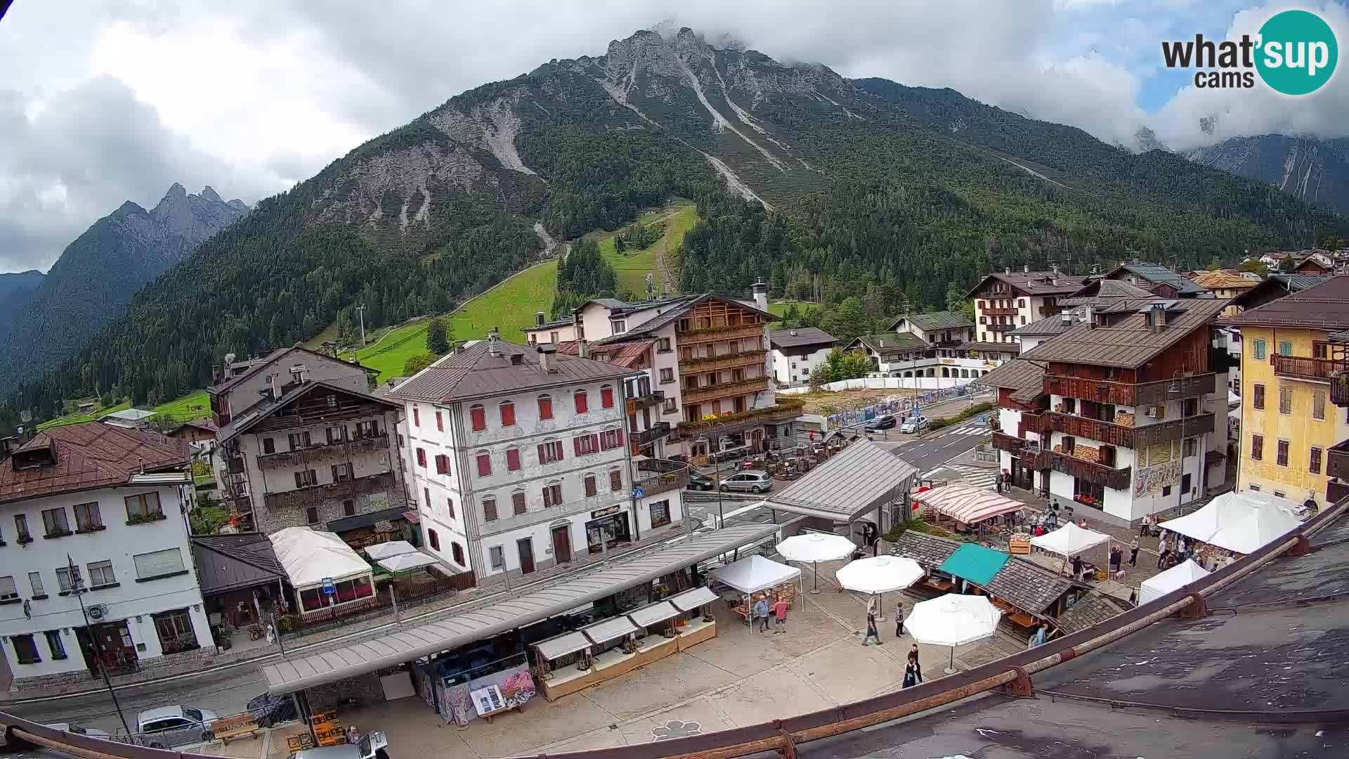 Hauptplatz von Forni di Sopra