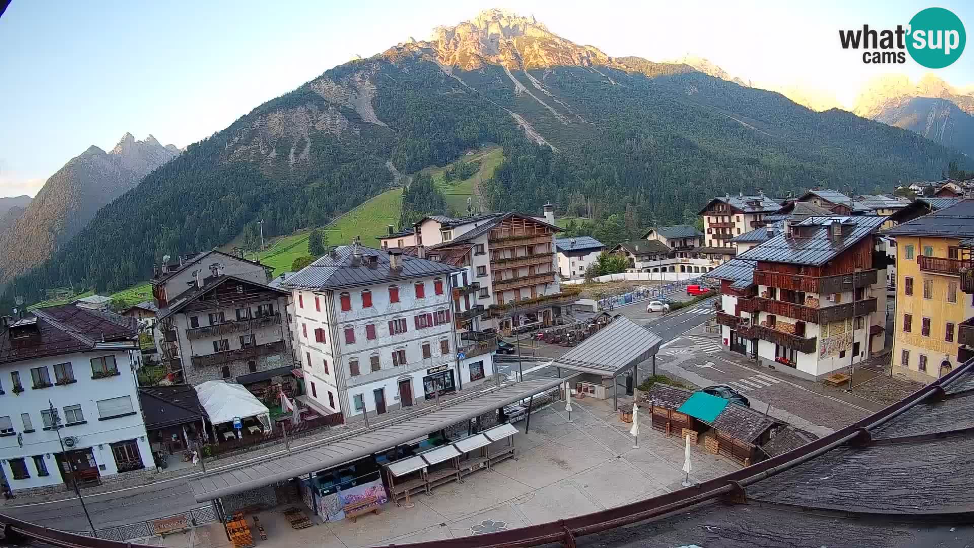 Plaza principal de Forni di Sopra