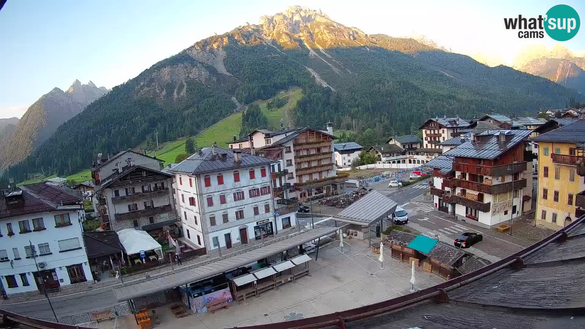 Piazza centrale di Forni di Sopra