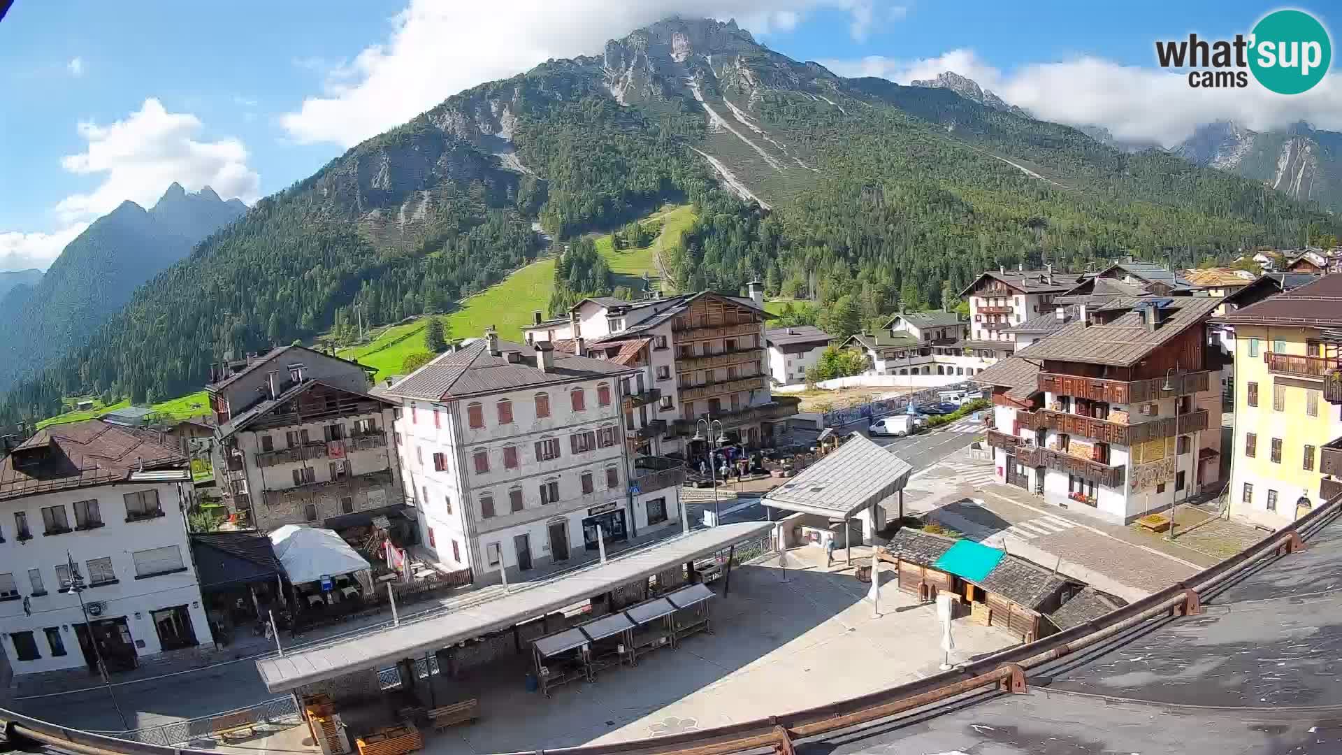 Piazza centrale di Forni di Sopra