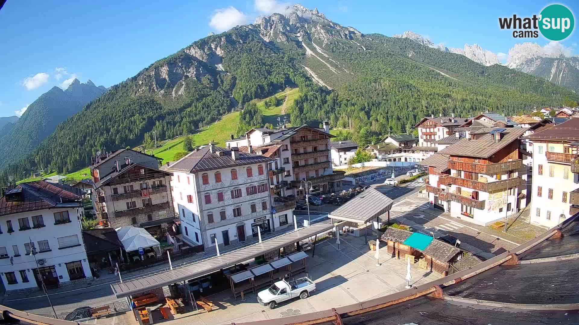 Piazza centrale di Forni di Sopra