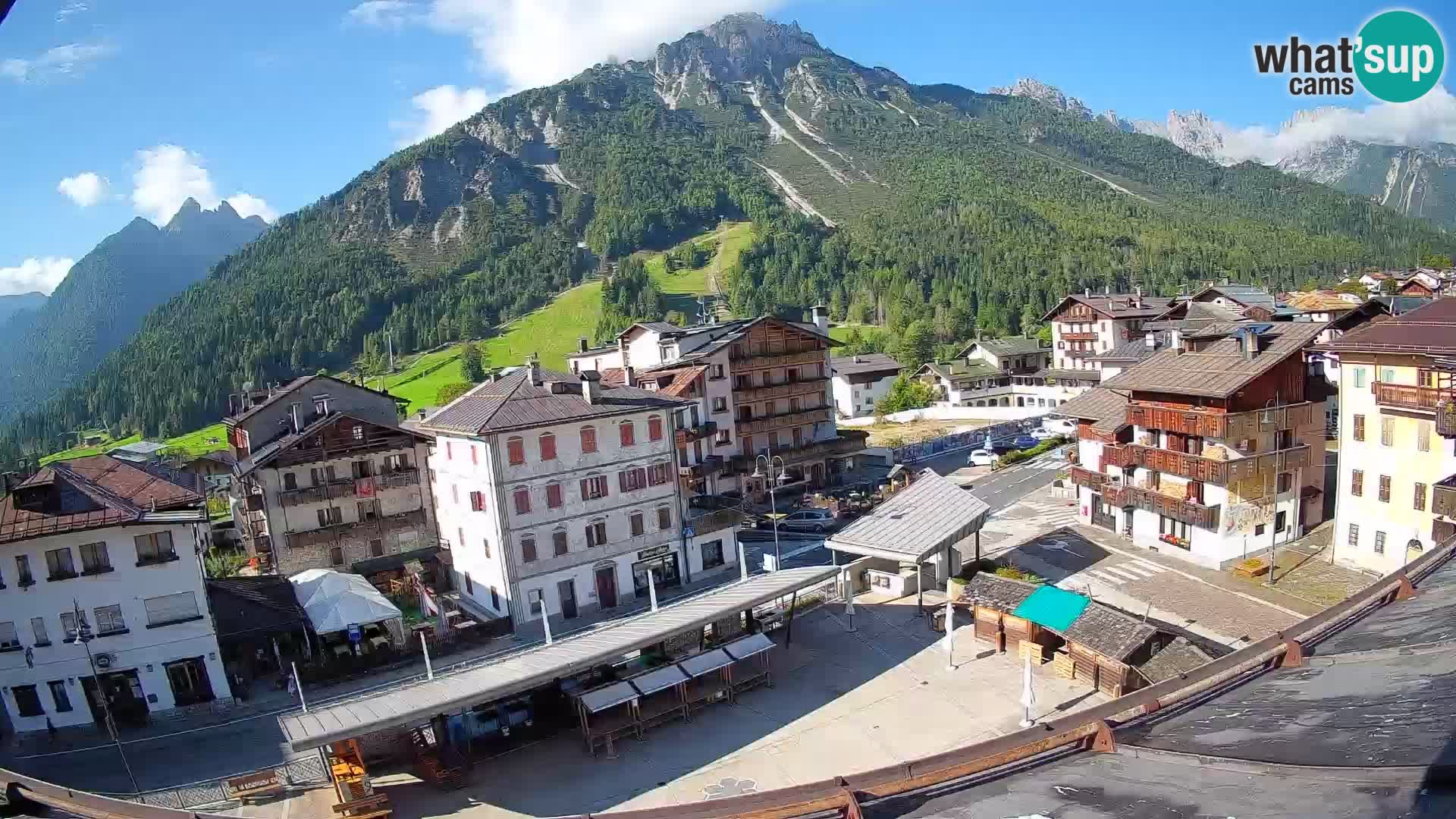Piazza centrale di Forni di Sopra