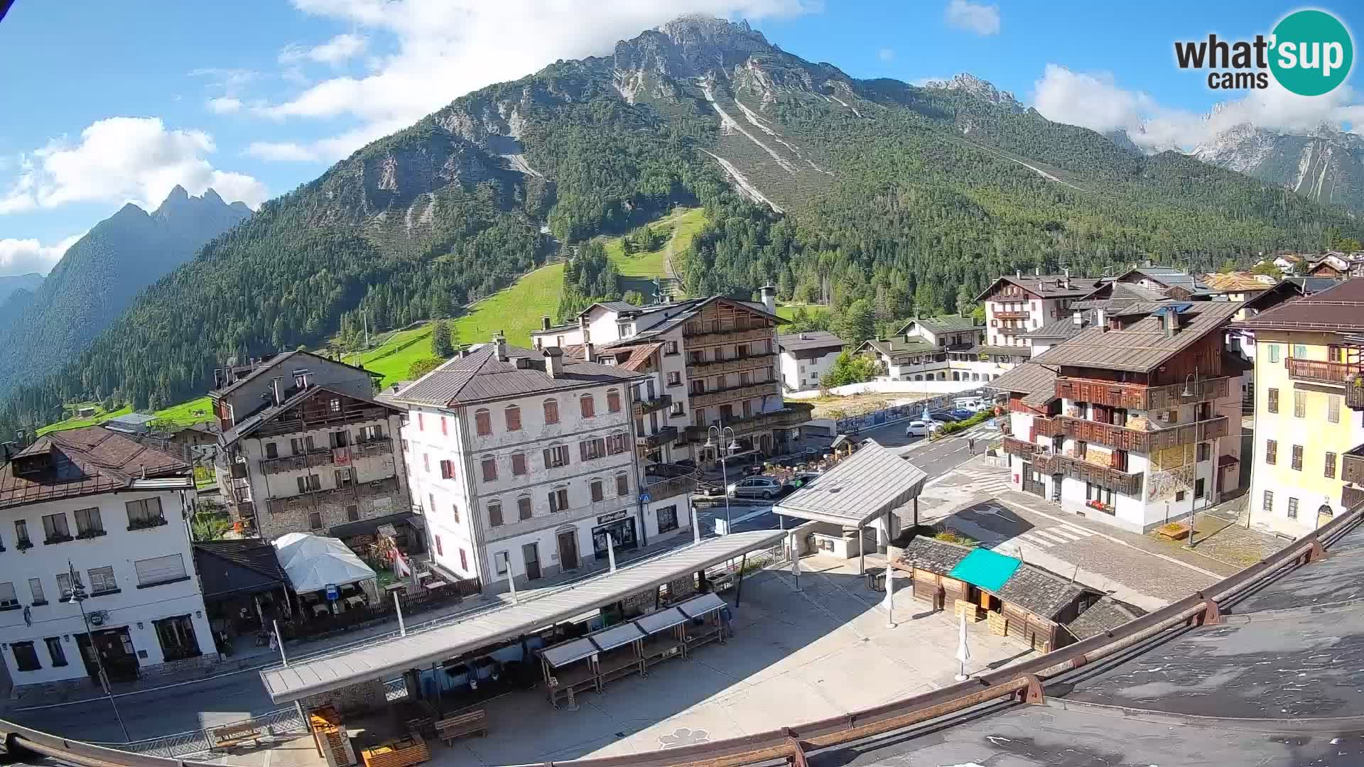 Plaza principal de Forni di Sopra