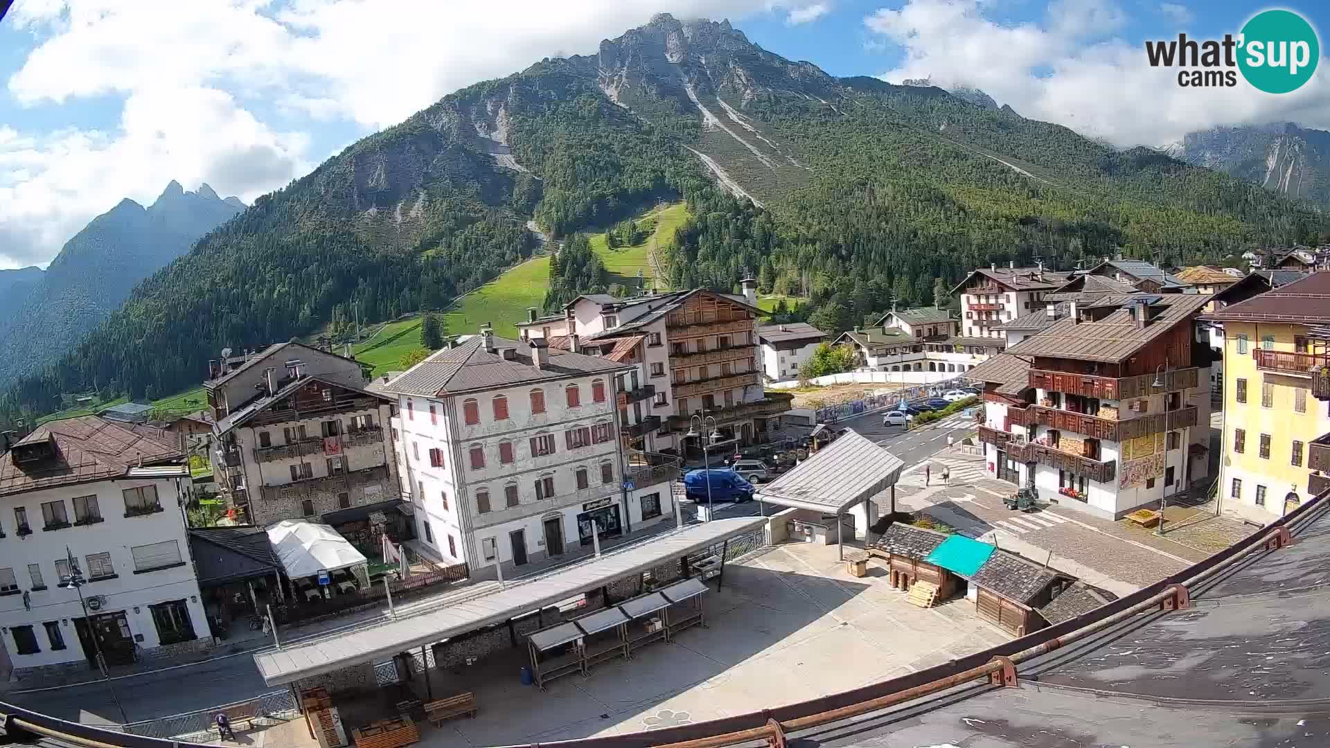 Plaza principal de Forni di Sopra